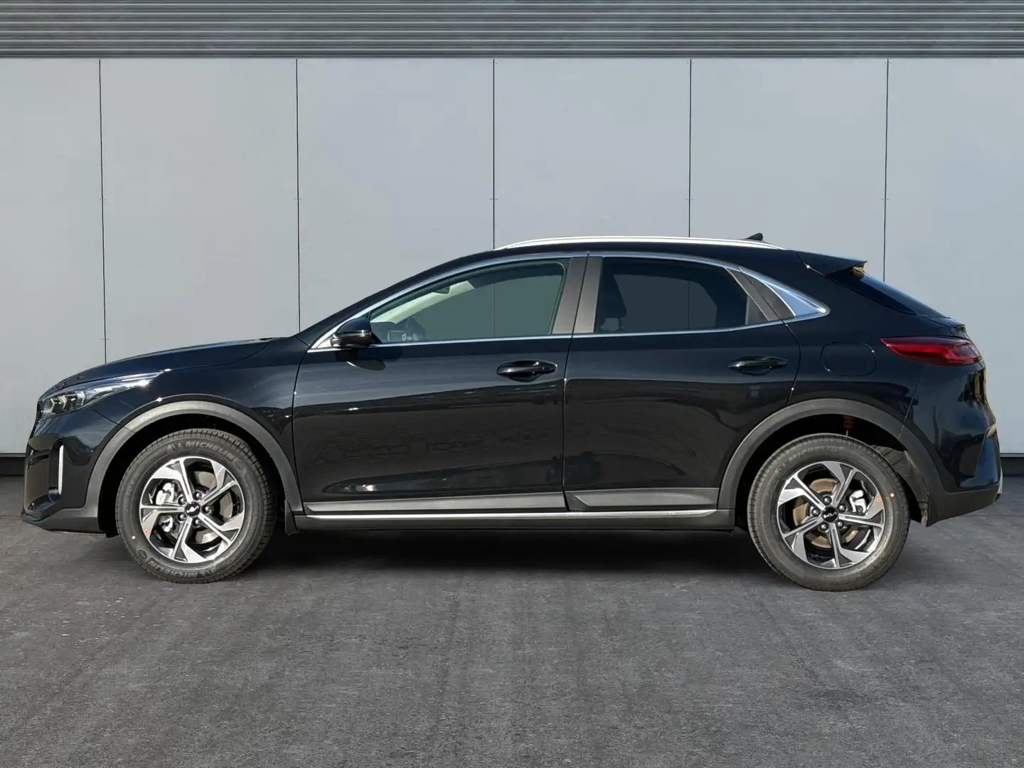 Kia XCeed Exclusive (Vision) SHZ+KAMERA+ACC+NAVI+LED+16" ... Schwarz - 2