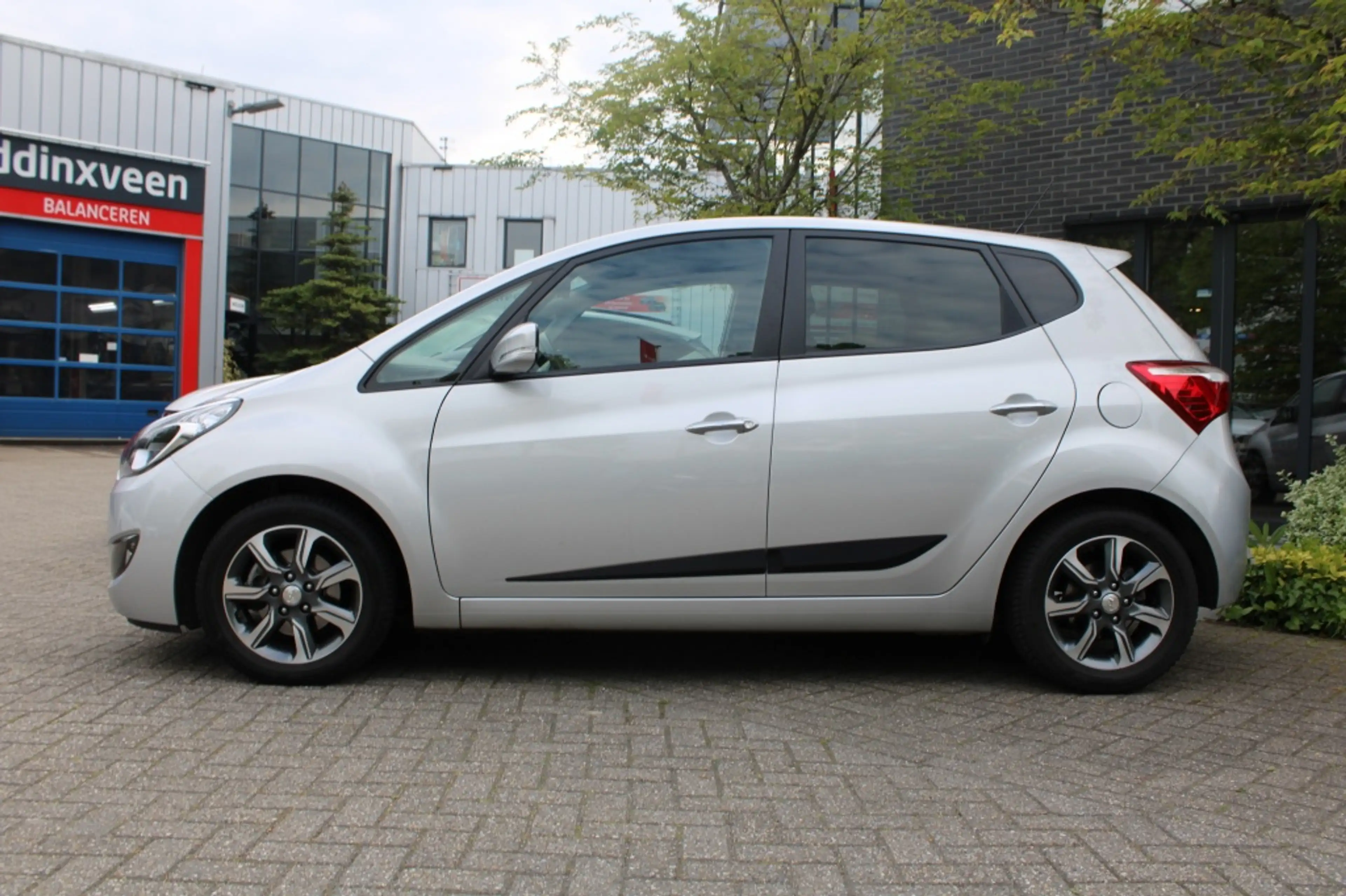 Hyundai iX20 1.6i Go! AUTOMAAT! Navi/16"/Cam "RIJKLAARPRIJS" — photo 2