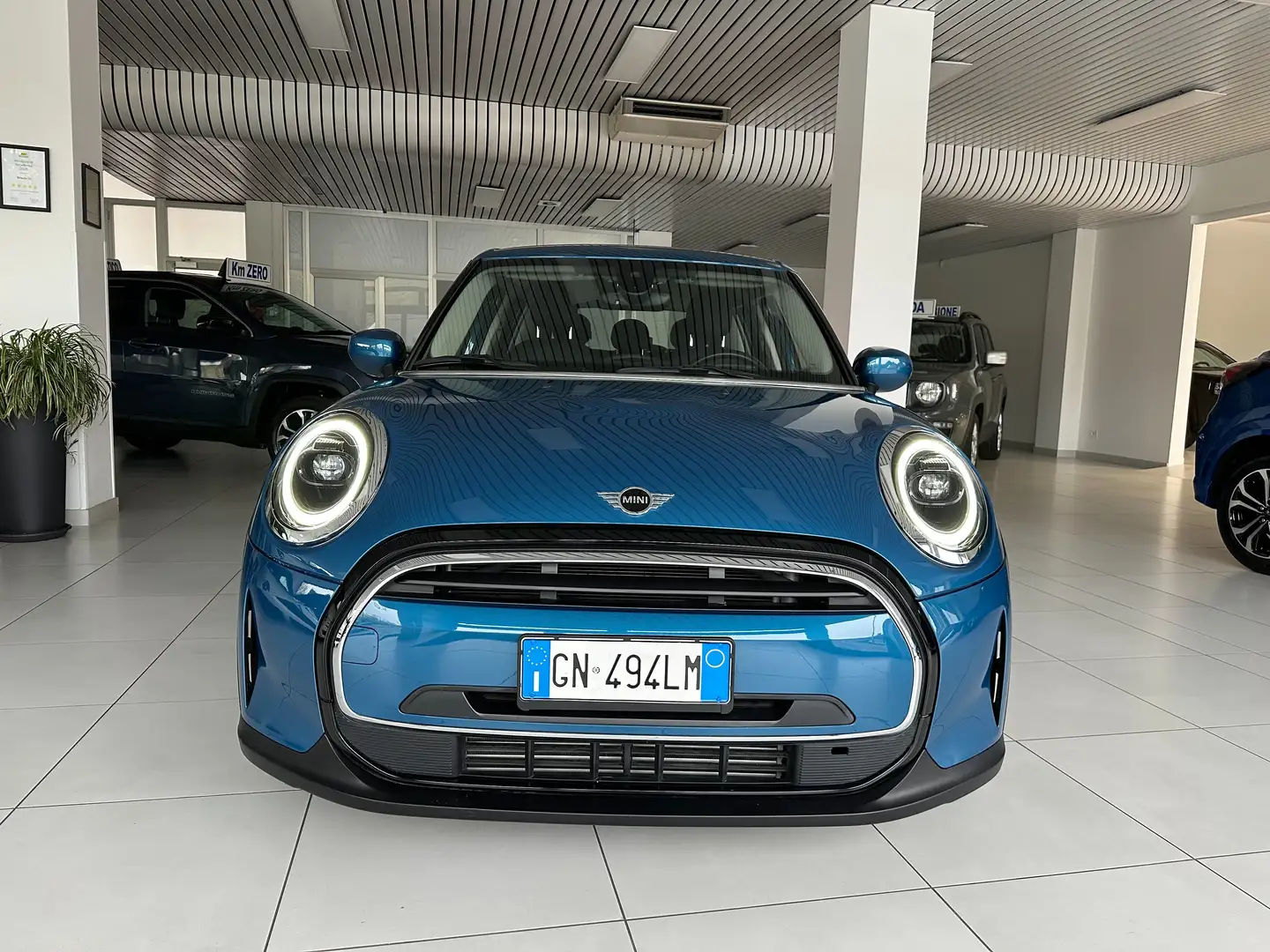 MINI Cooper IV F55 RESTYLING 5P 1.5136CV CLASSIC AUTOM KM22000 Blu/Azzurro - 2