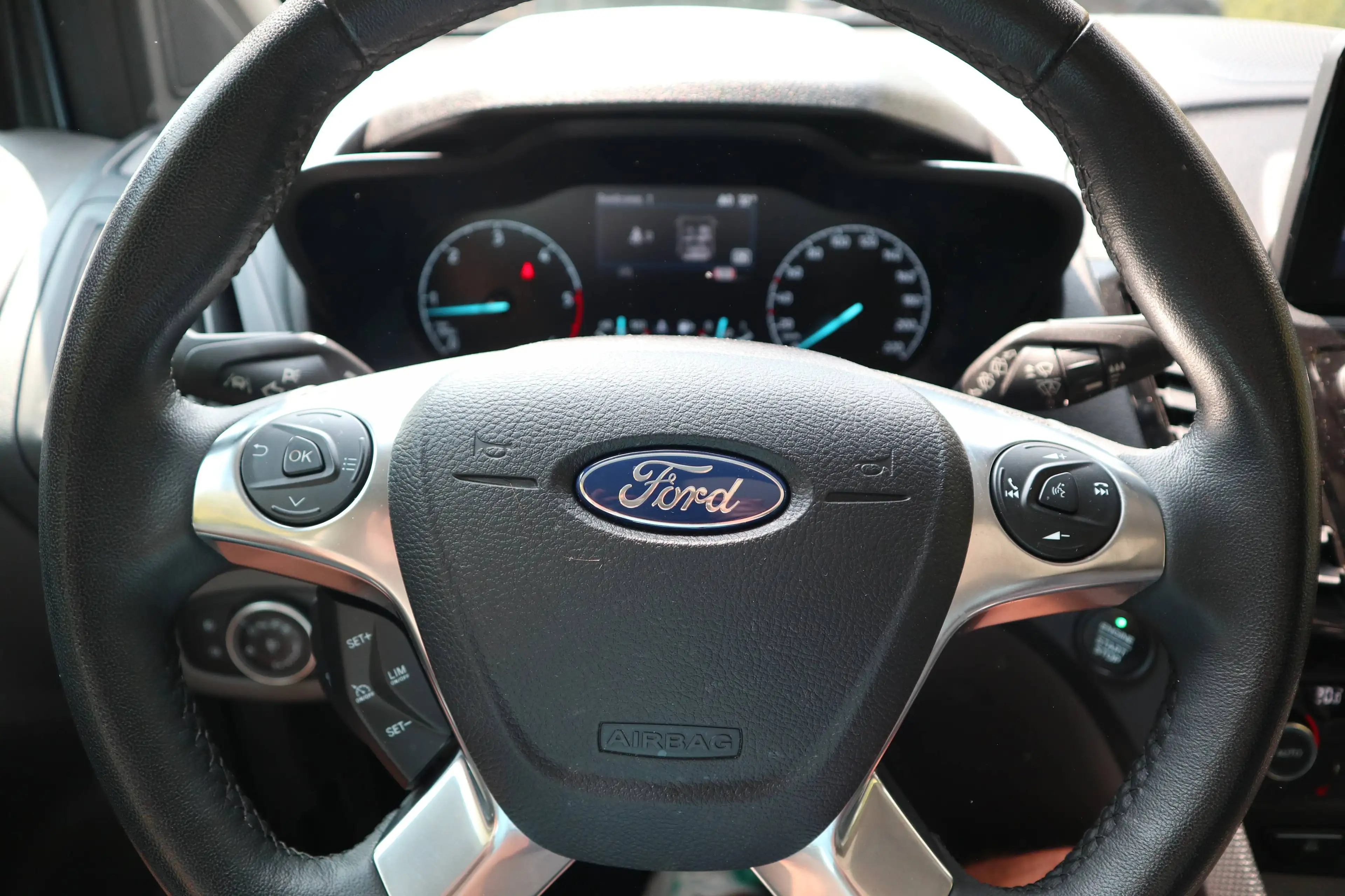 Ford Grand Tourneo Titanium Automatik*rollstuhlgerecht*Wenderampe*AMF-Bruns Umbau*Garantie* — photo 12