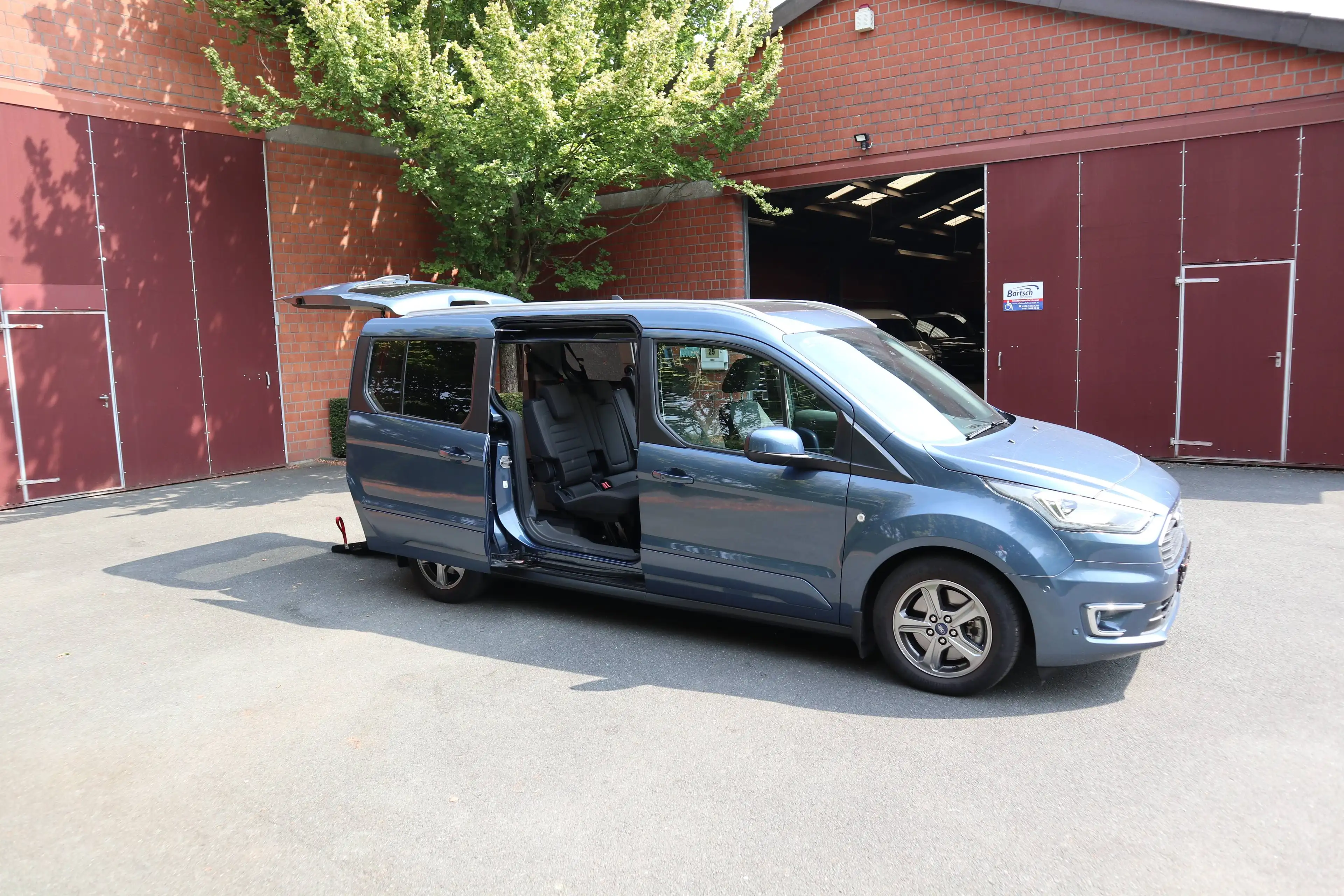Ford Grand Tourneo Titanium Automatik*rollstuhlgerecht*Wenderampe*AMF-Bruns Umbau*Garantie* — photo 4
