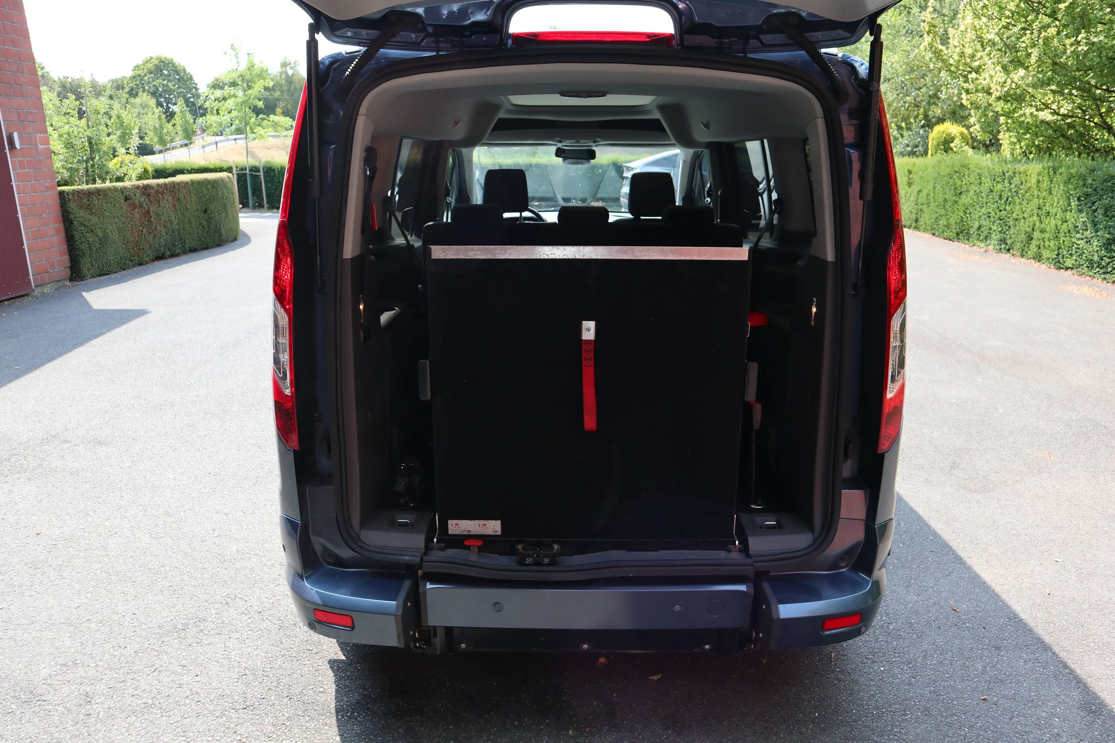 Ford Grand Tourneo Titanium Automatik*rollstuhlgerecht*Wenderampe*AMF-Bruns Umbau*Garantie* — photo 7
