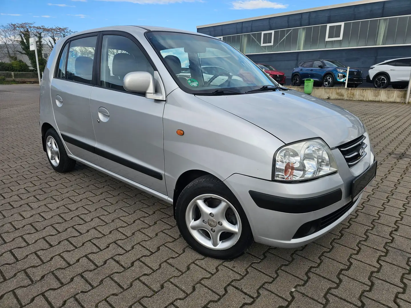 Hyundai Atos Atos 1.1 EM, Automatikgetriebe,Klima,Tüv Neu Plateado - 1