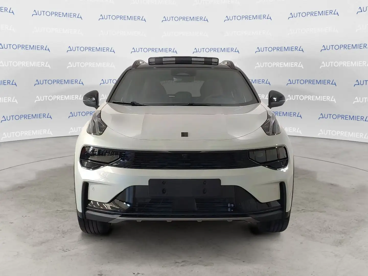 Lynk & Co 01 PHEV More IN ARRIVO ECOINCENTIVO LOMBARDIA Blanco - 2