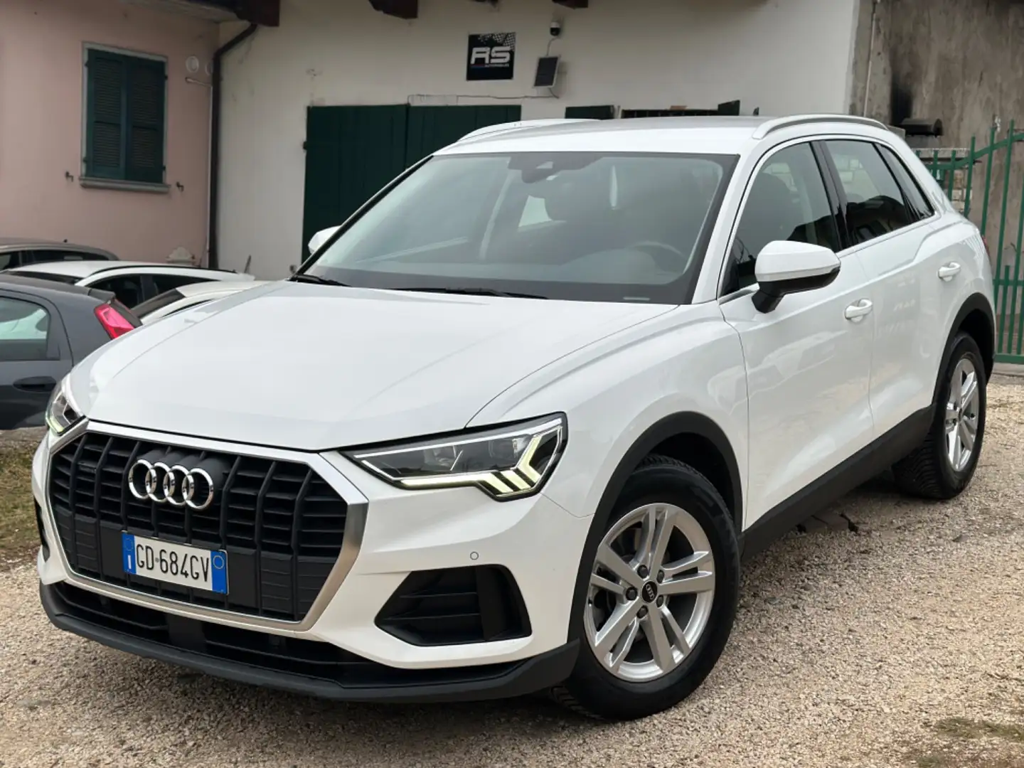 Audi Q3 35 TDI quattro Business Advanced Weiß - 1