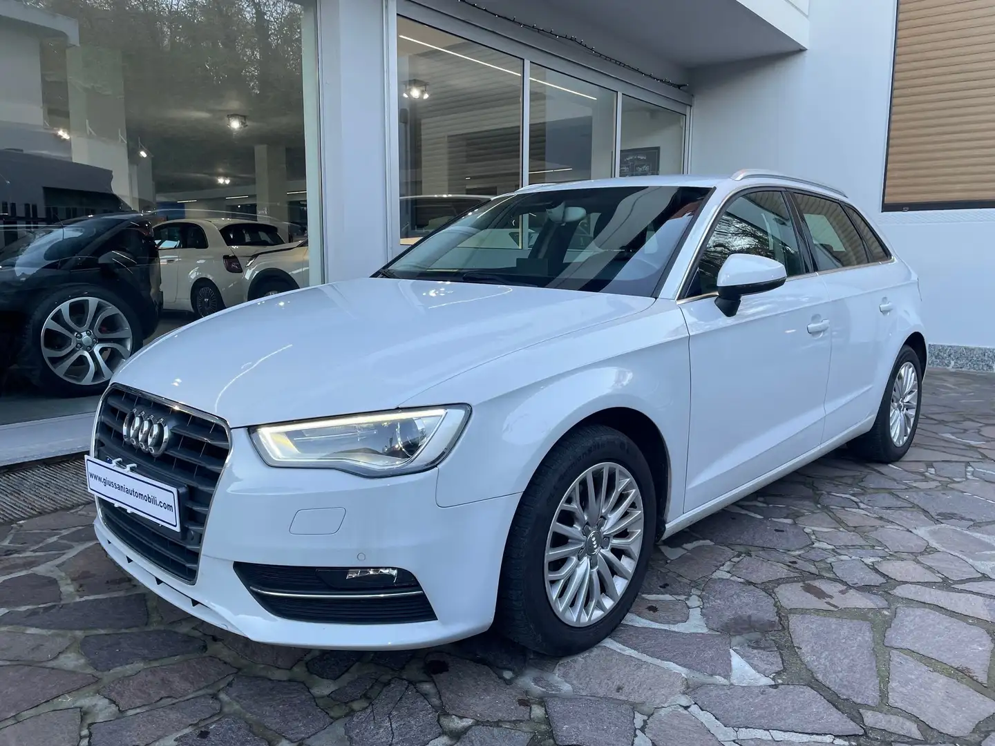 Audi A3 Sportback 1.6 tdi Ambiente s-tronic GRANDINATA Blanc - 1