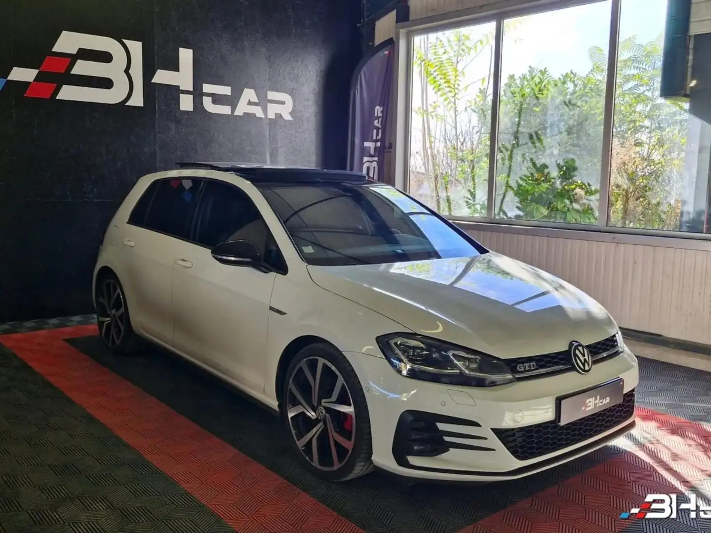 Volkswagen Golf Blanc - 1