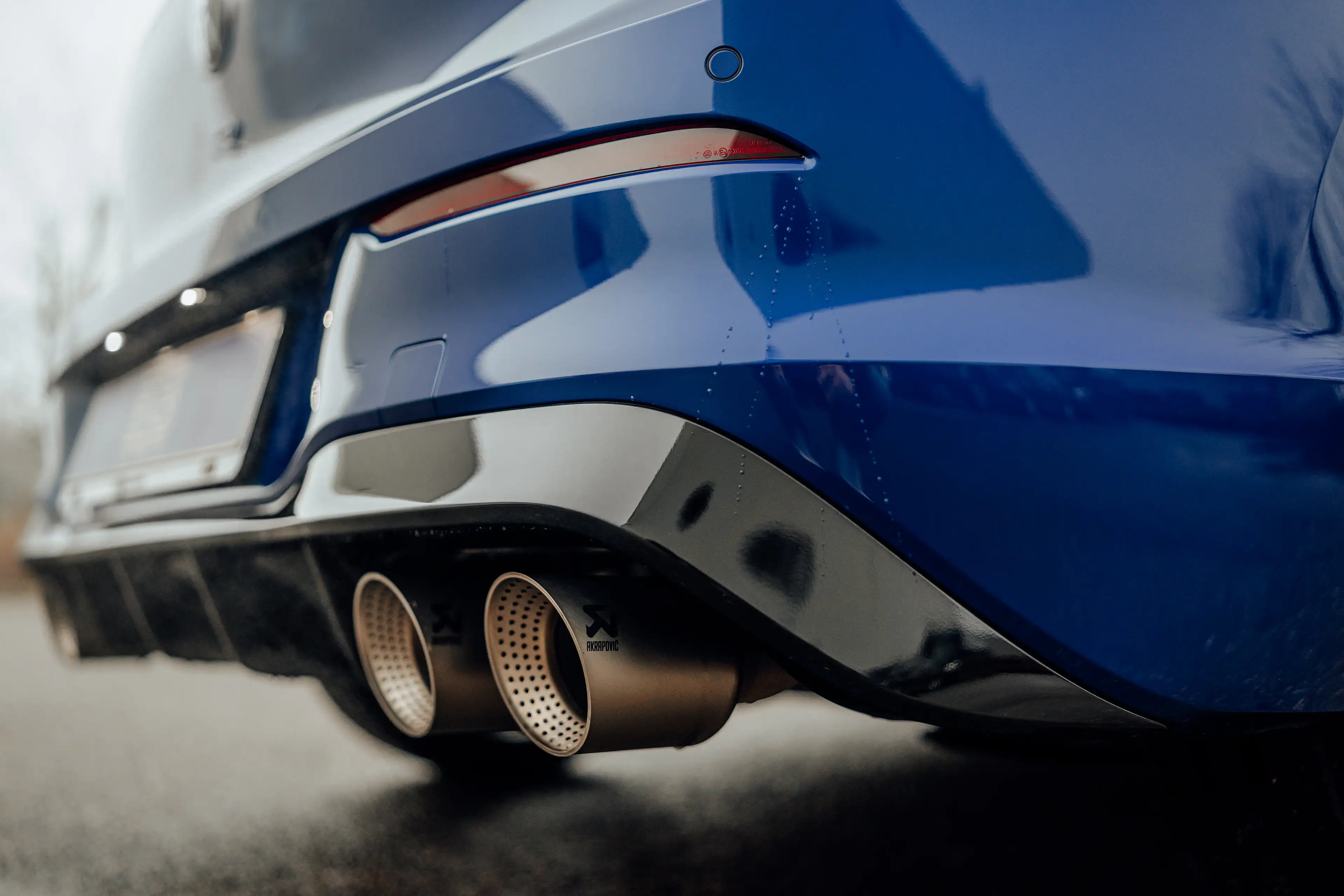Volkswagen Golf R 20 JAHRE | AKRA | PANO | H&K | DCC | DRIFT MODE — photo 11