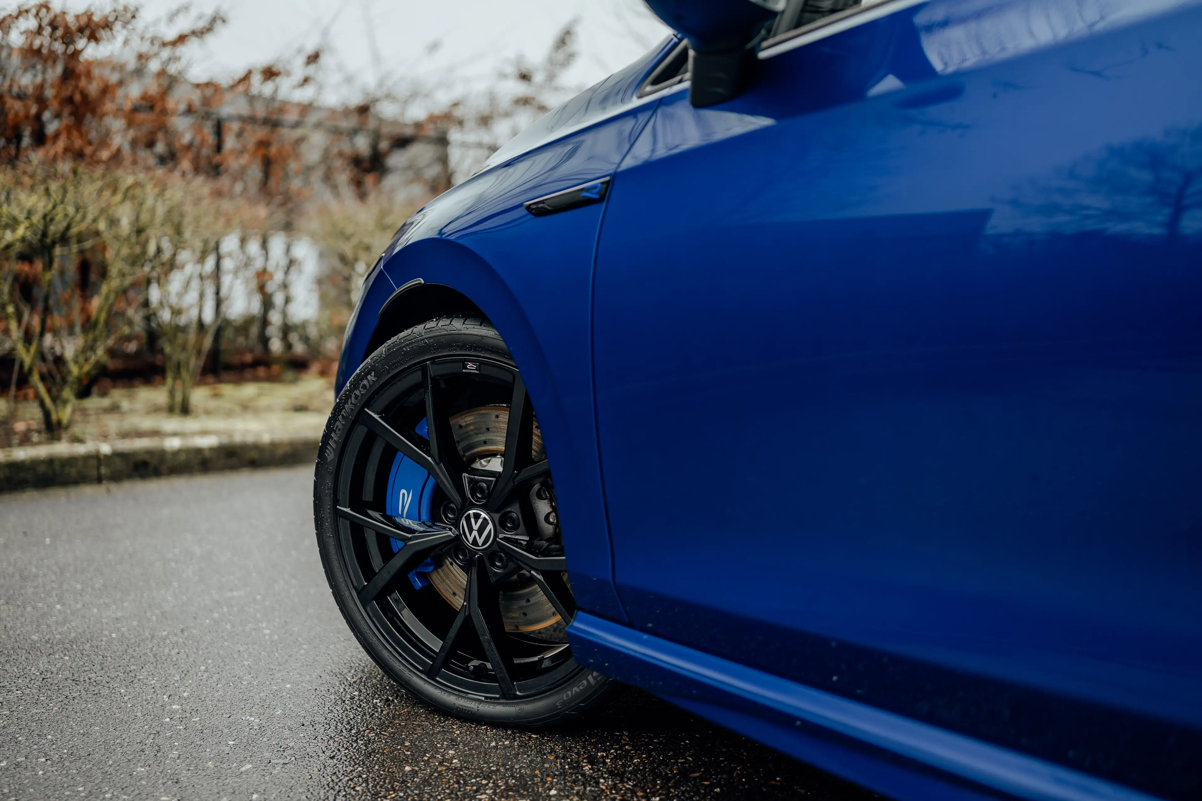 Volkswagen Golf R 20 JAHRE | AKRA | PANO | H&K | DCC | DRIFT MODE — photo 13