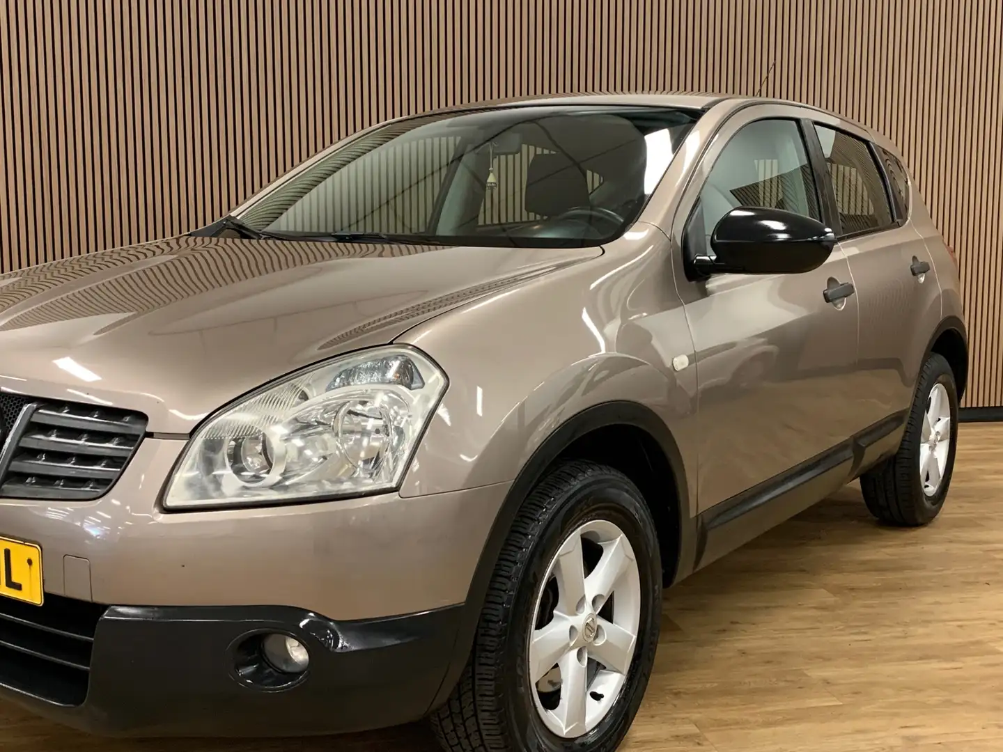 Nissan Qashqai 1.6 Visia|Airco| Brun - 2