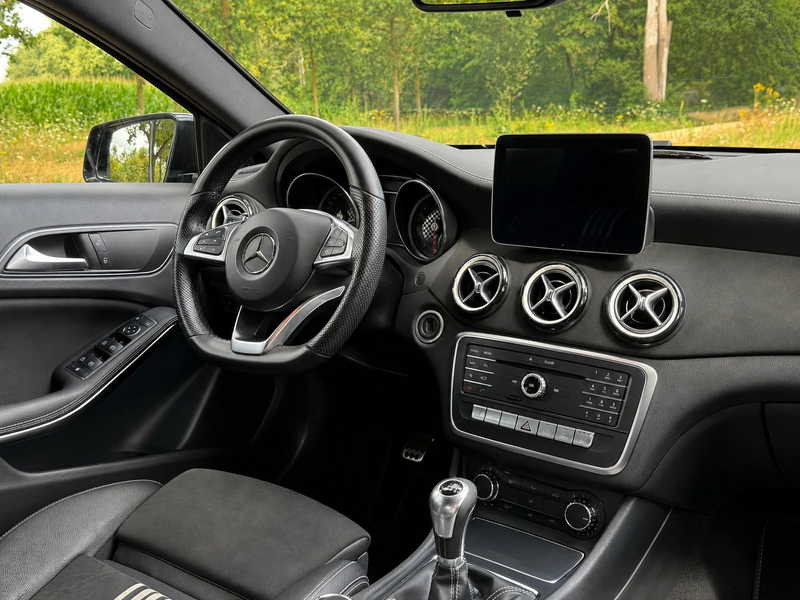 Mercedes-Benz A 180 180 Business Solution AMG — photo 9