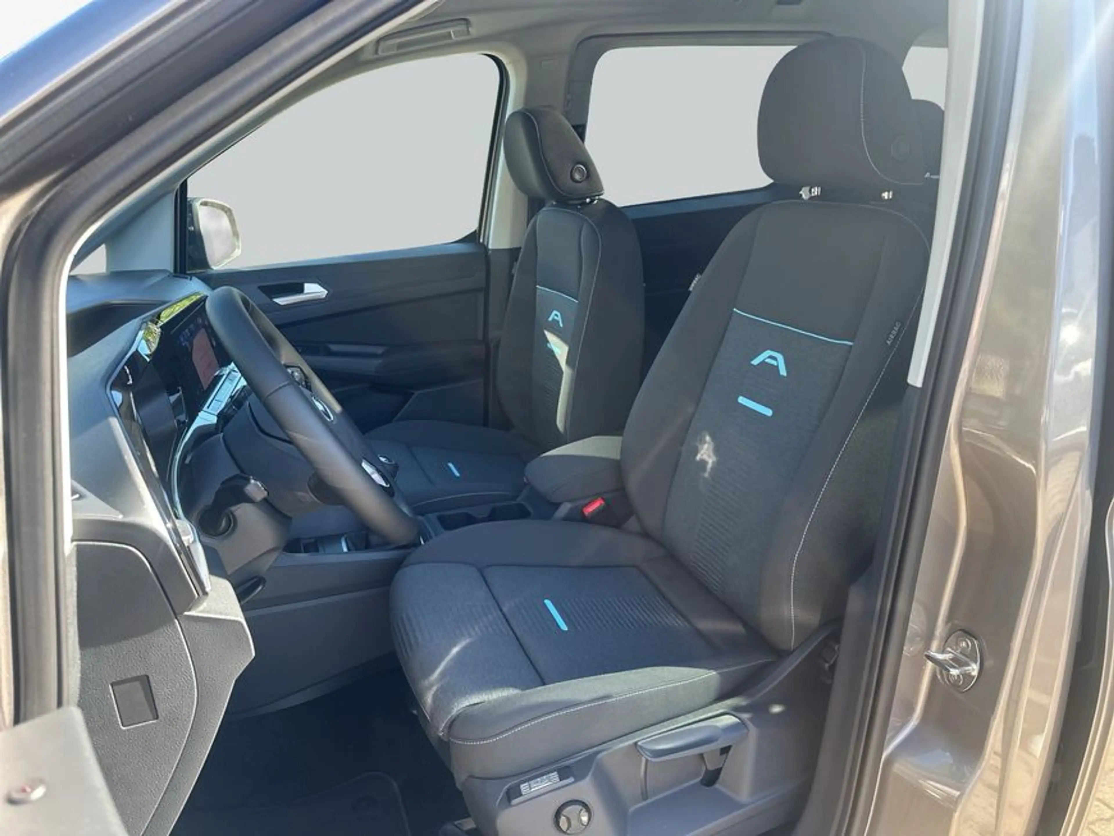 Ford Grand Tourneo Connect 2.0 EcoBlue Allrad ACTIVE 90 — photo 10
