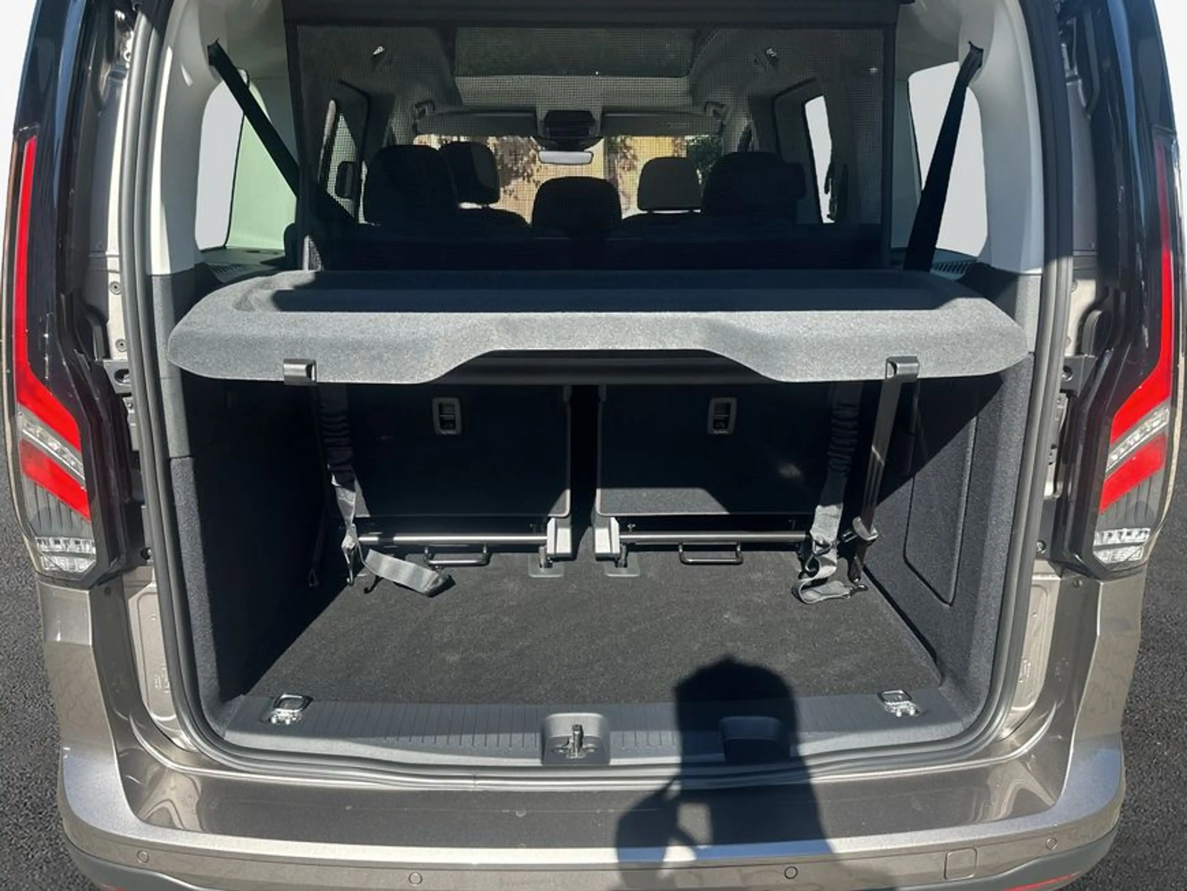 Ford Grand Tourneo Connect 2.0 EcoBlue Allrad ACTIVE 90 — photo 8