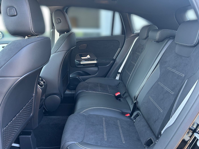 Mercedes-Benz GLA 200 d 4MATIC Österreich-Edition AMG Line PTS — photo 12