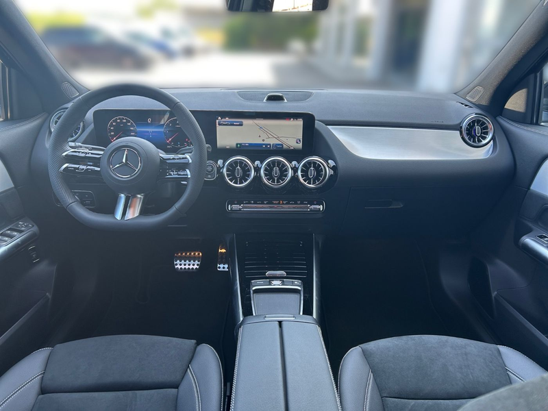 Mercedes-Benz GLA 200 d 4MATIC Österreich-Edition AMG Line PTS — photo 11