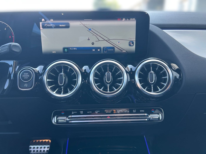 Mercedes-Benz GLA 200 d 4MATIC Österreich-Edition AMG Line PTS — photo 10