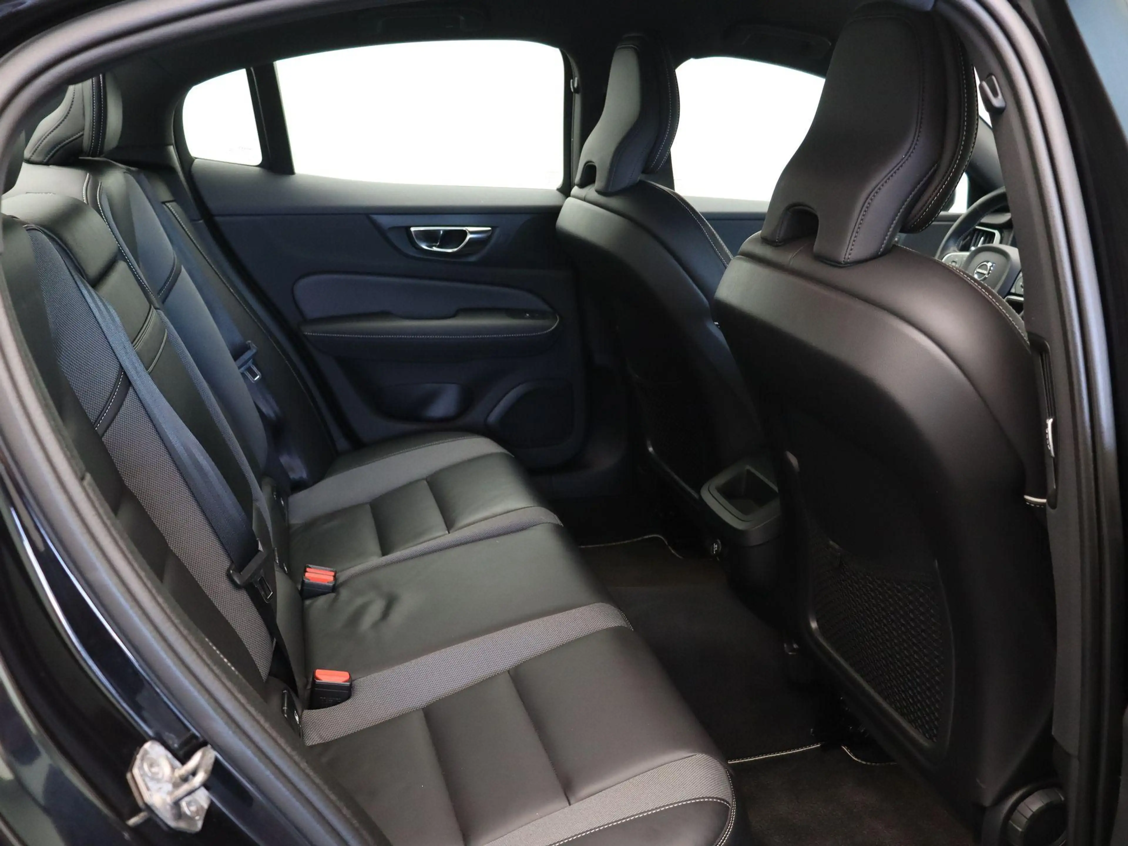 Volvo S60 2.0 T4 R-Design | Trekhaak | Elektrische Stoelvers — photo 7