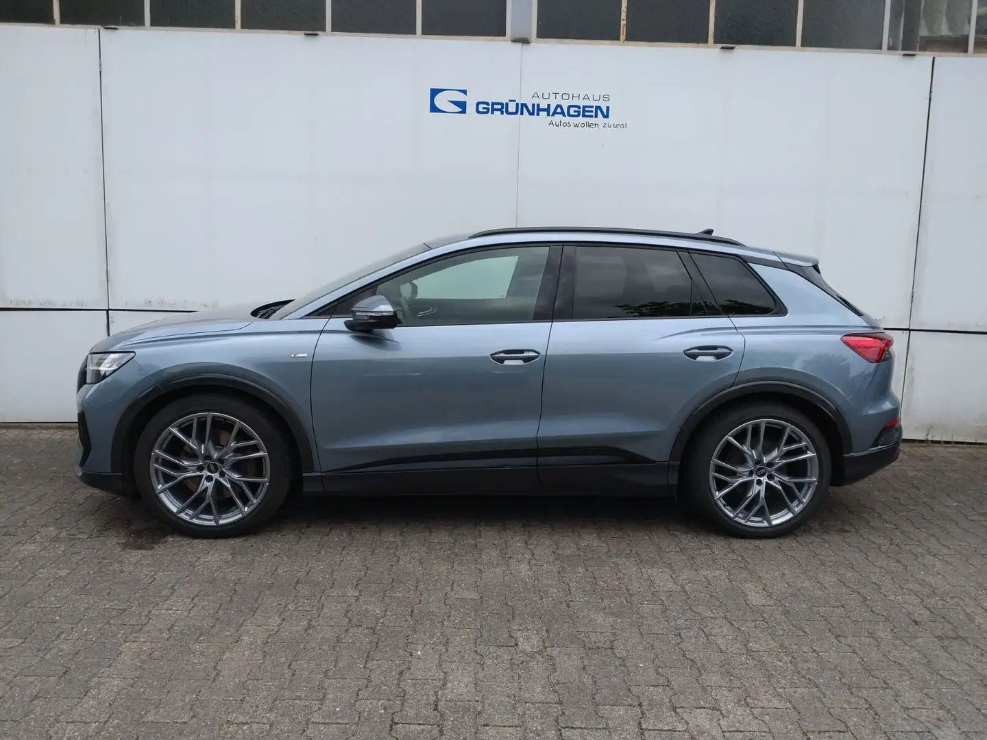 Audi Q4 e-tron Q4 50 quattro S-Line Navi/LED/ACC/AHK Klima/BC Blau - 2