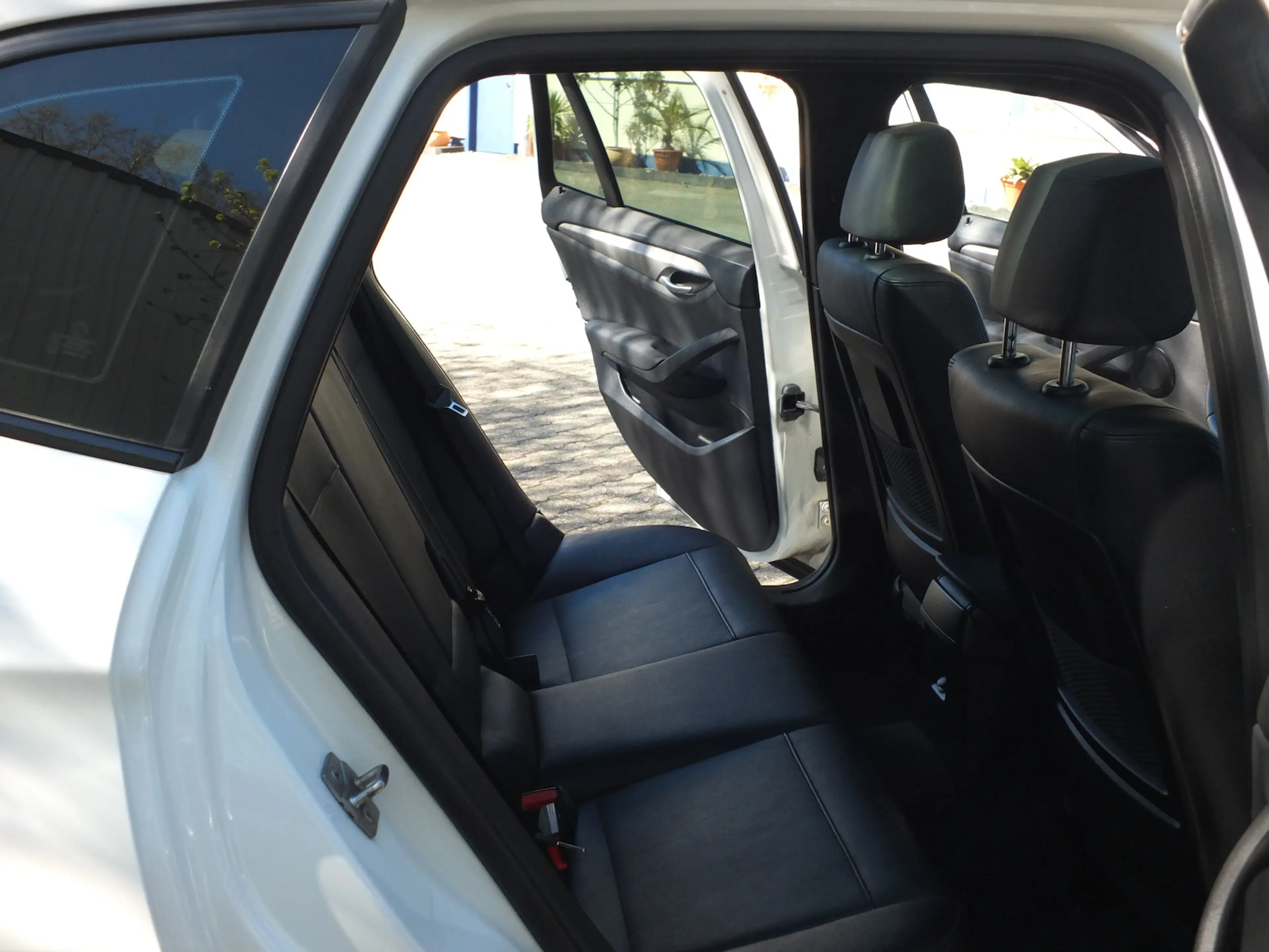 BMW X1 16D M-PAKET LEDER XENON NAVI PANORAMA M-SPORTPAKET — photo 7