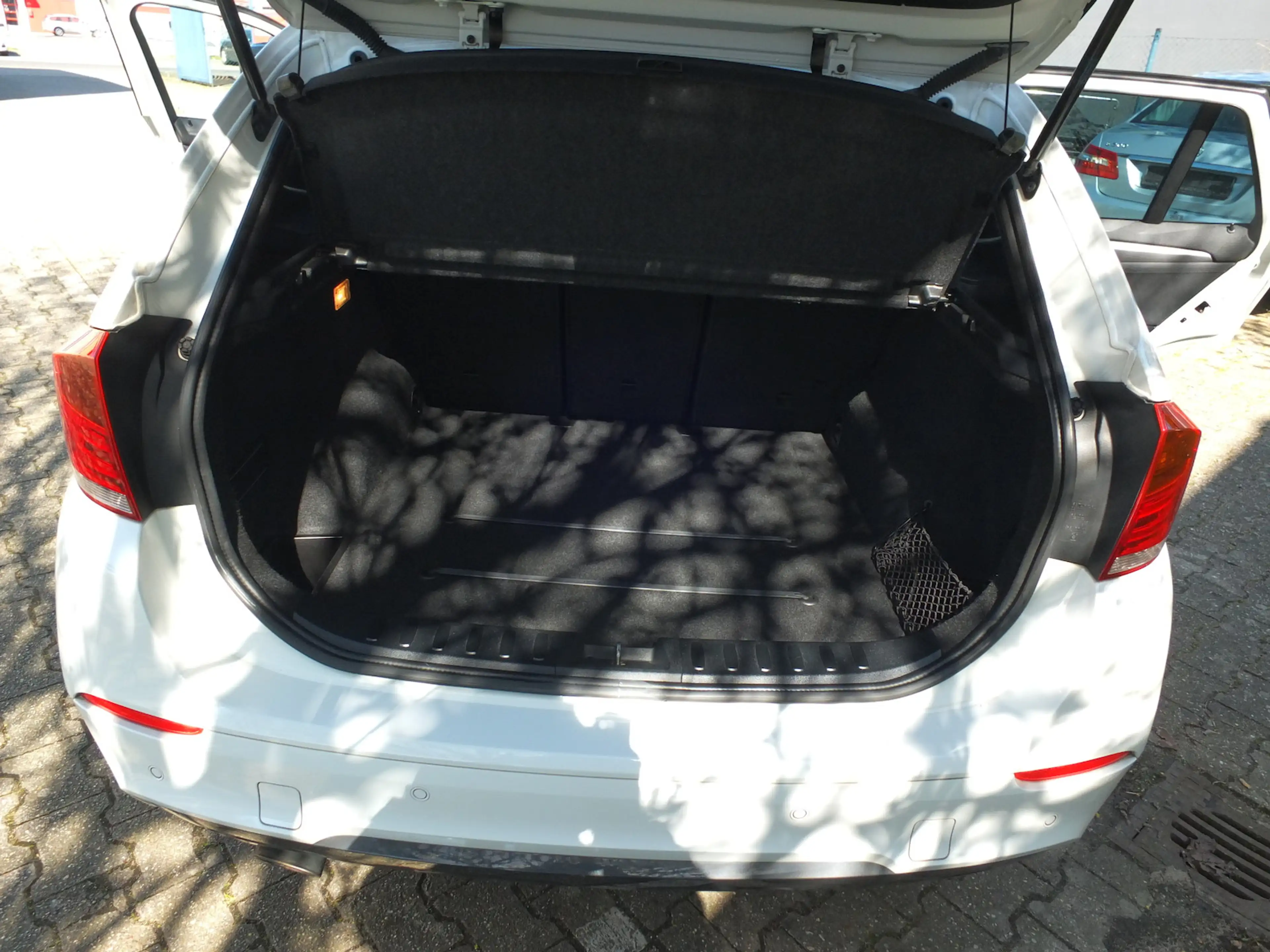 BMW X1 16D M-PAKET LEDER XENON NAVI PANORAMA M-SPORTPAKET — photo 9