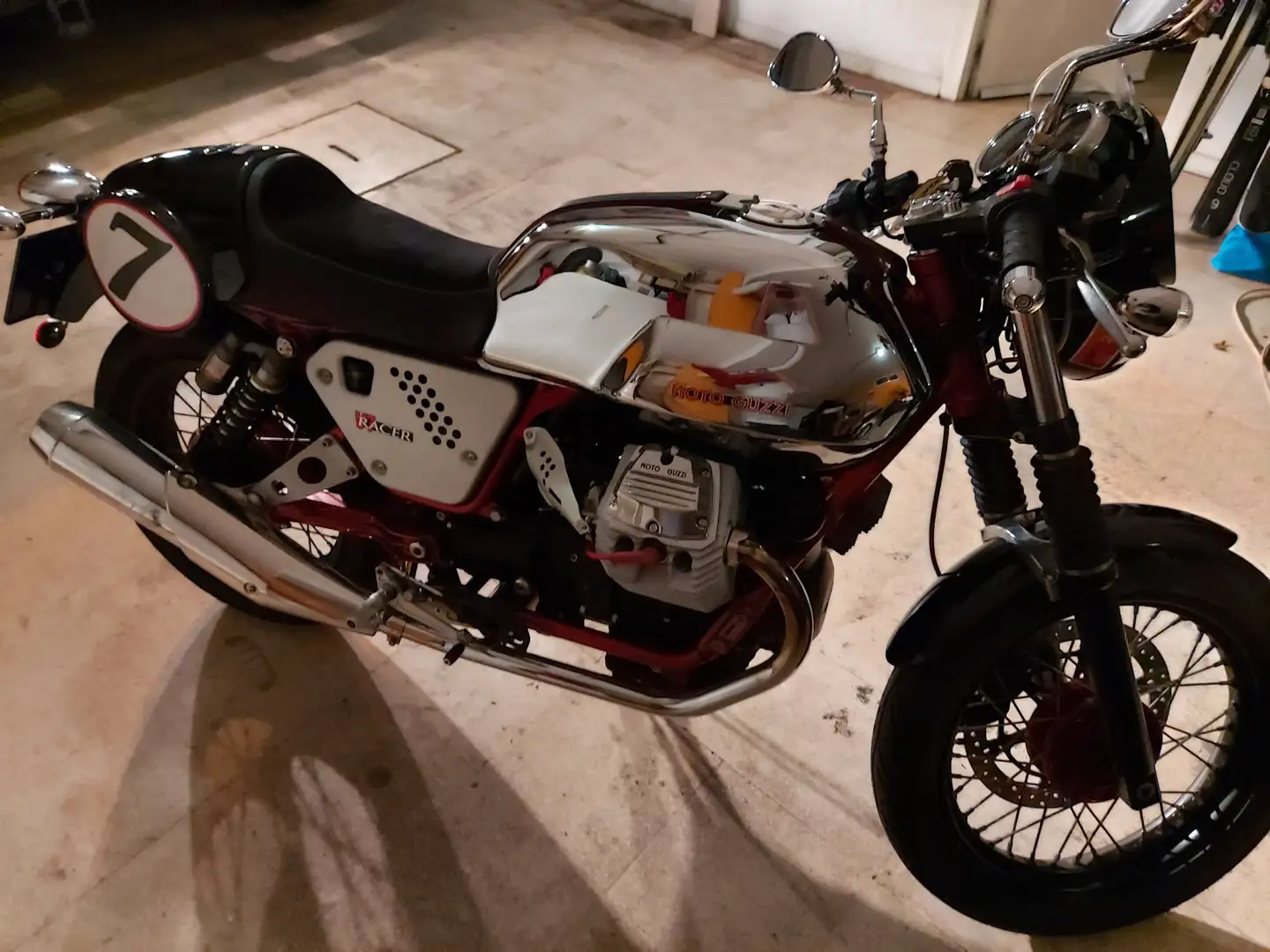 Moto Guzzi V7 Sport V7 Café Racer – Serie Limitada Argent - 1