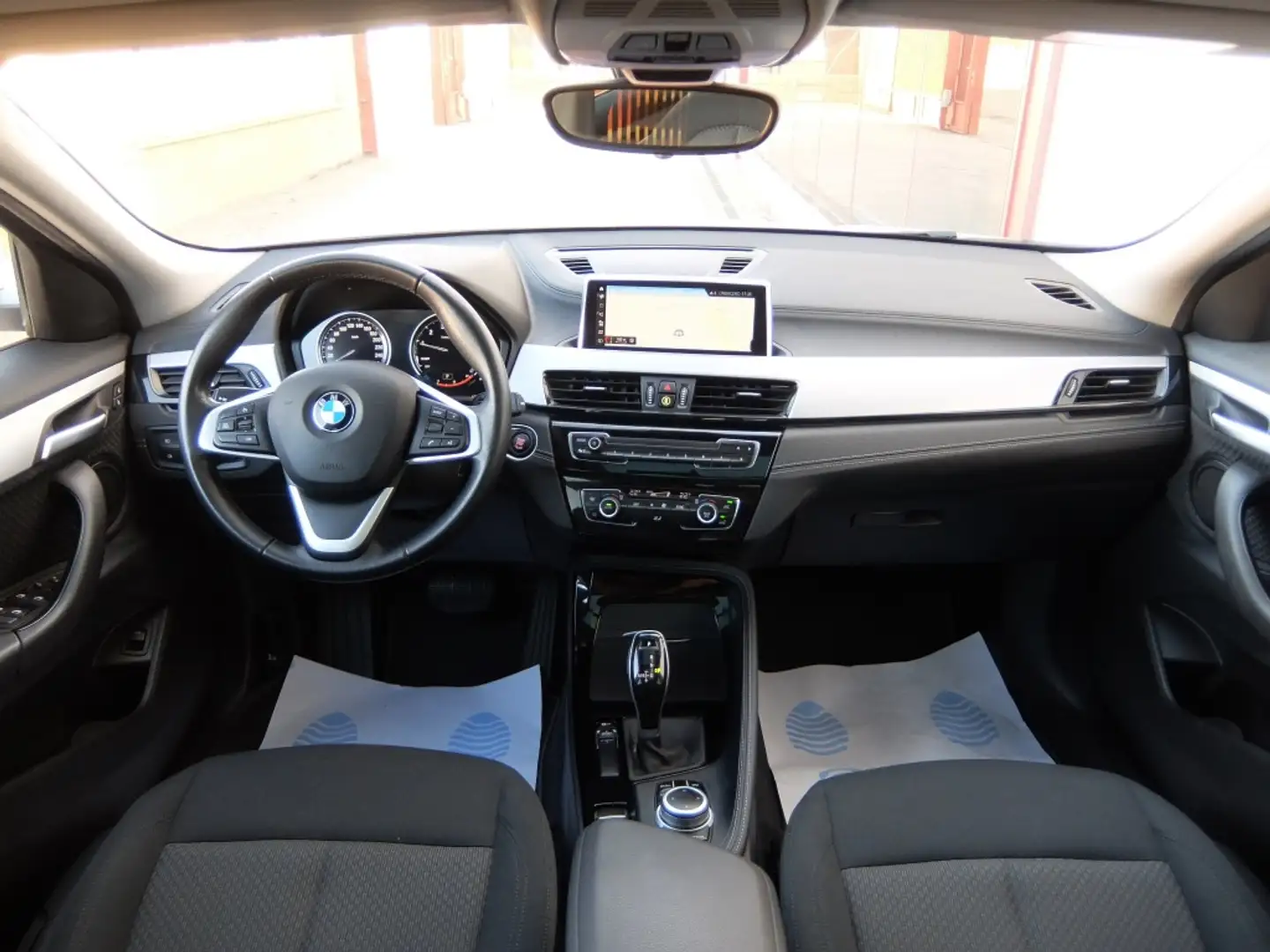 BMW X2 sDrive 18iA Blanco - 2