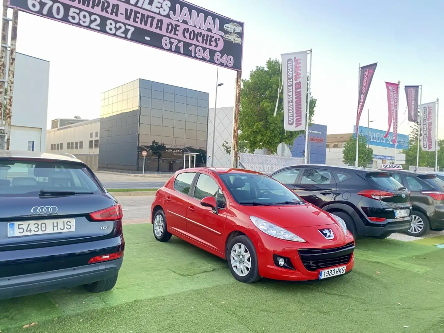 Peugeot 207 1.4HDI FAP Business Line Rojo - 1