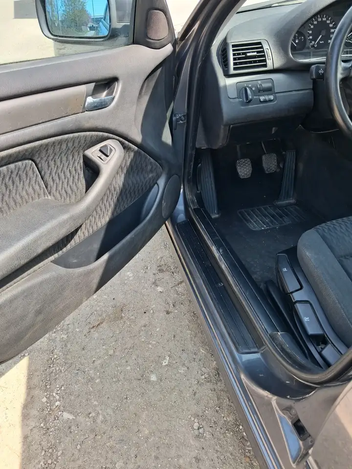BMW 318 facelift, foto 1
