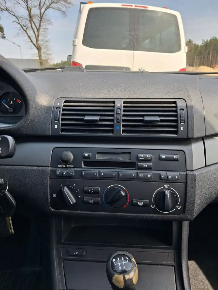 BMW 318 facelift, foto 3