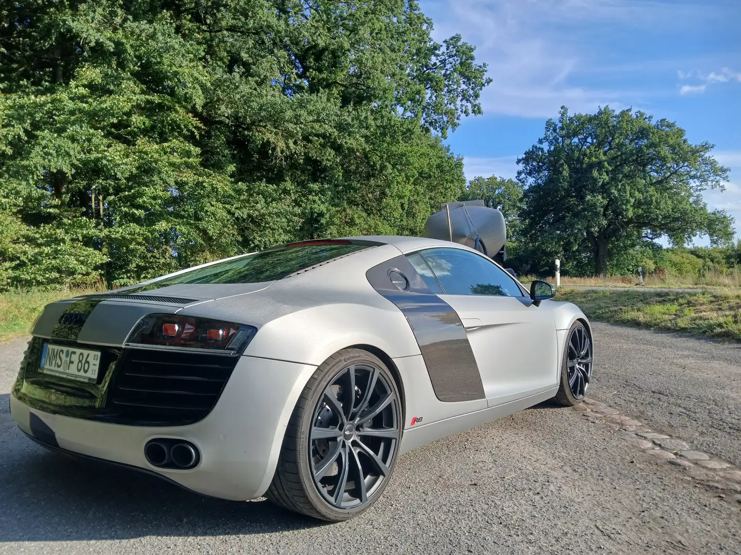 Audi R8 4.2 FSI quattro Schwarz - 1