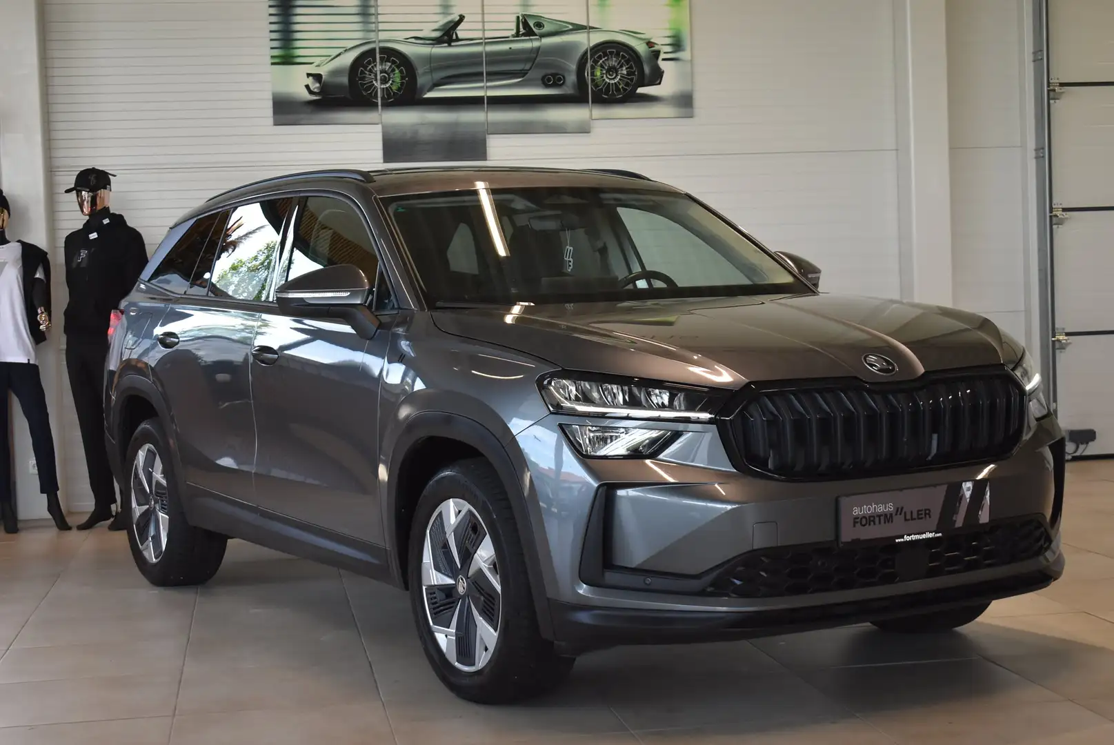 Skoda Kodiaq 2.0 TDI DSG// Selection Grau - 2
