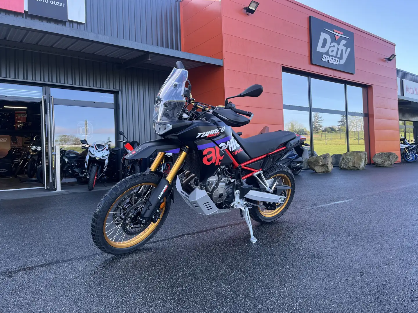 Aprilia Tuareg - 1