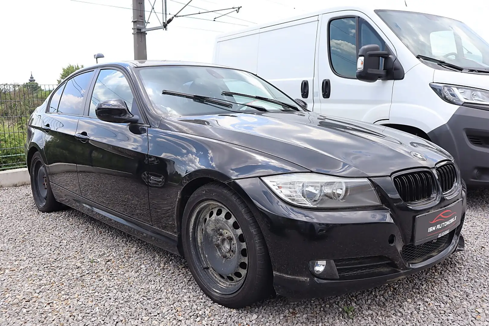 BMW 318 i Schwarz - 1