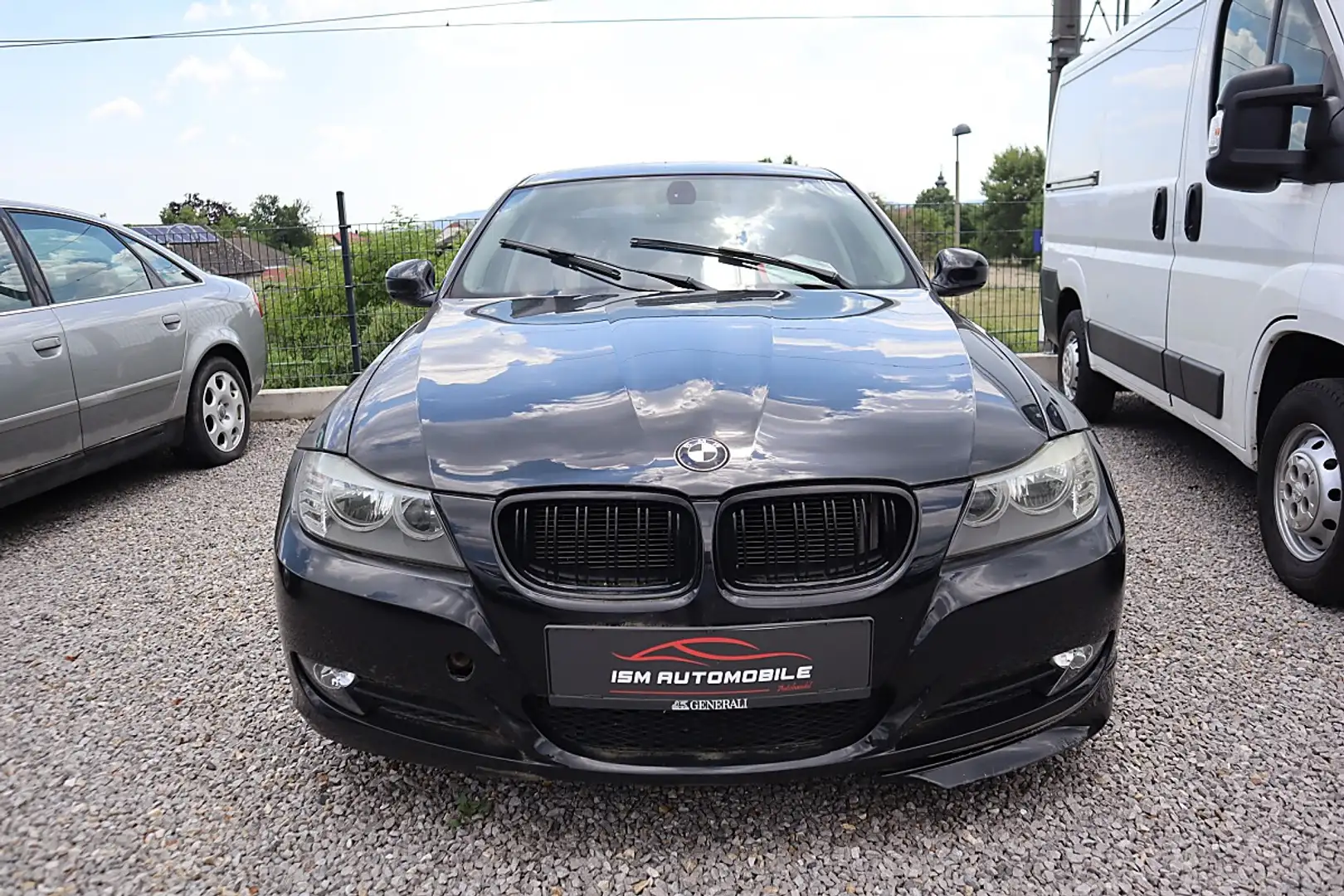 BMW 318 i Schwarz - 2