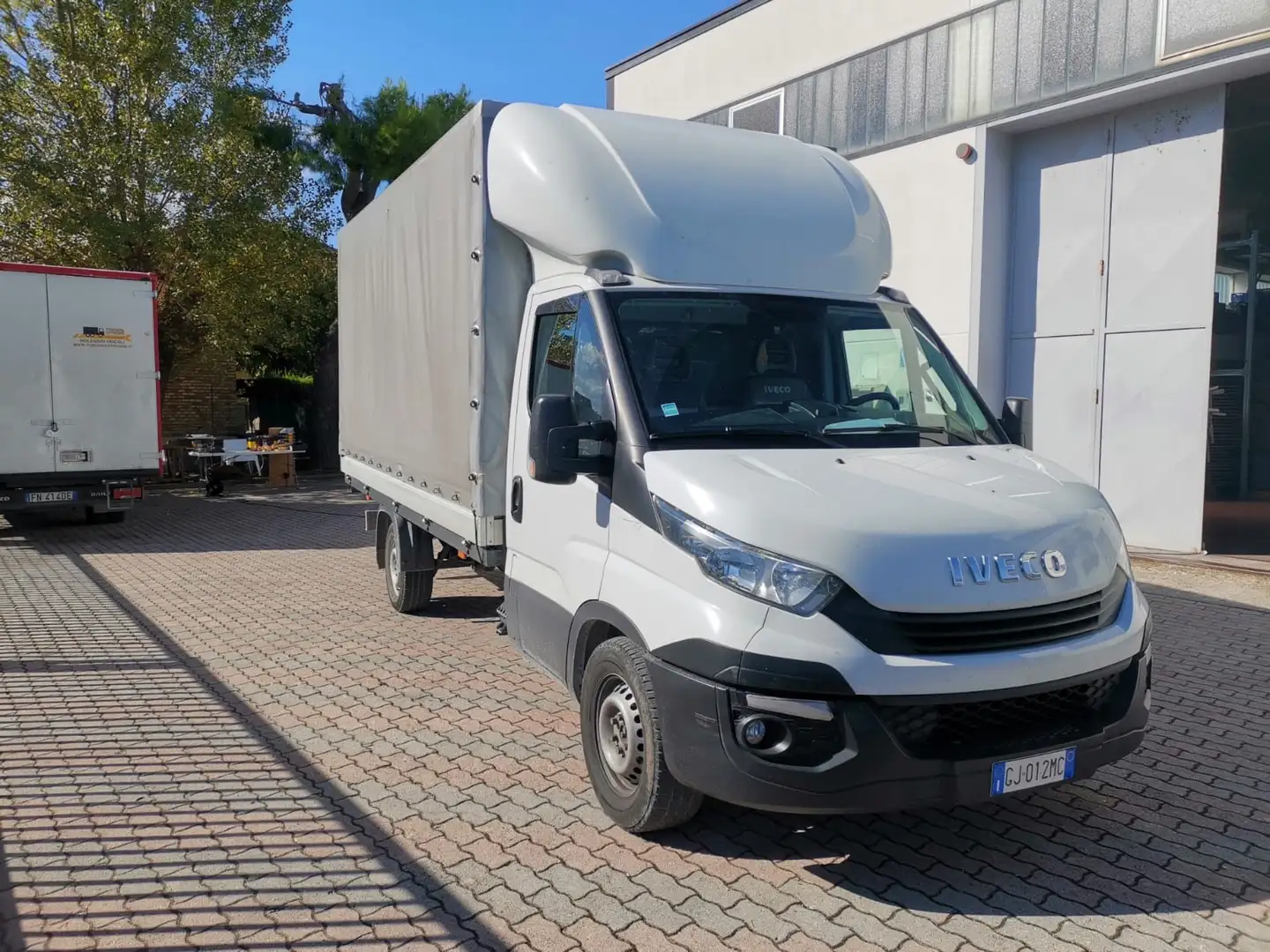 Iveco Daily 35c18 Blanco - 1