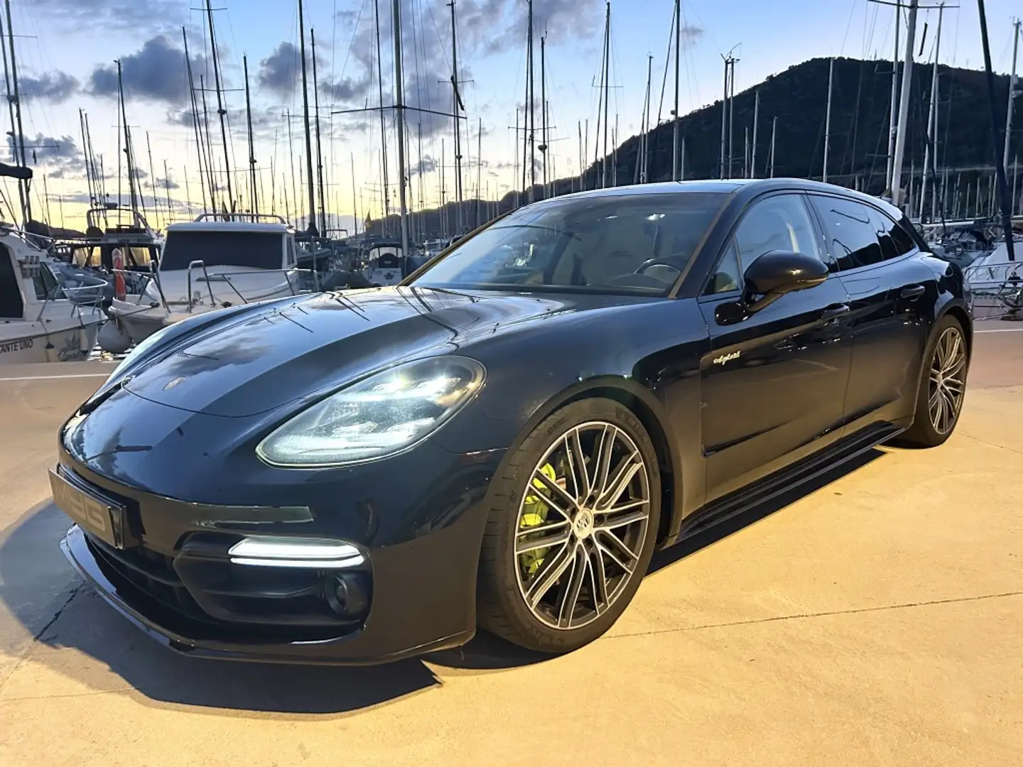 Porsche Panamera 4 e-Hybrid Sport Turismo Negro - 1