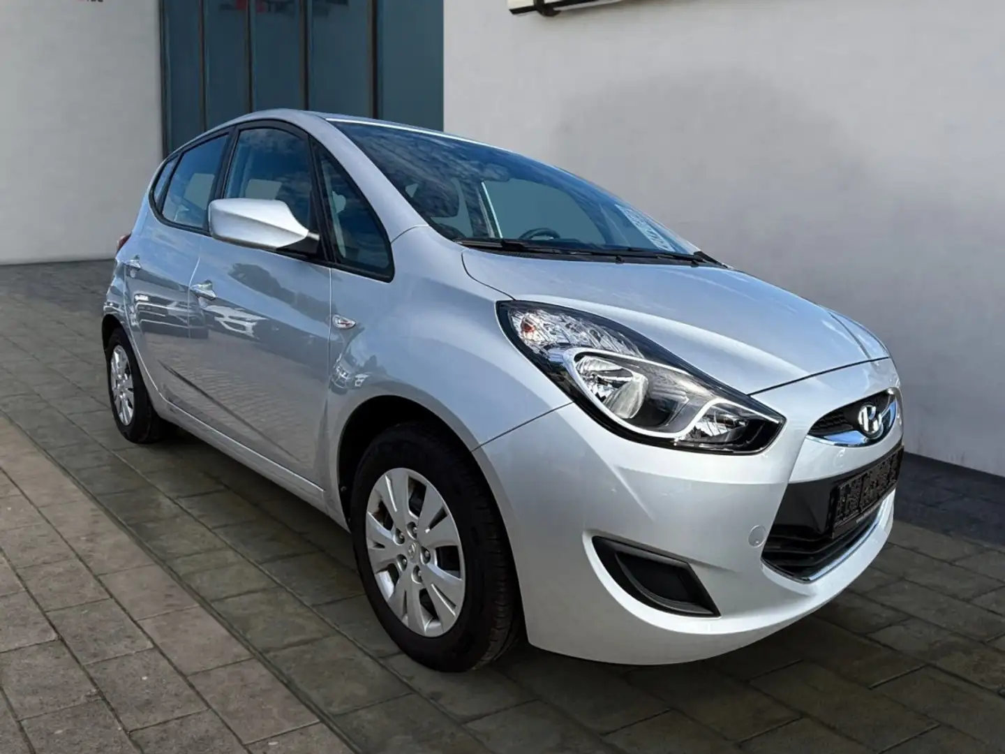 Hyundai iX20 FIFA world Cup Edition*Klima* Klima Fenster el. Srebrny - 1