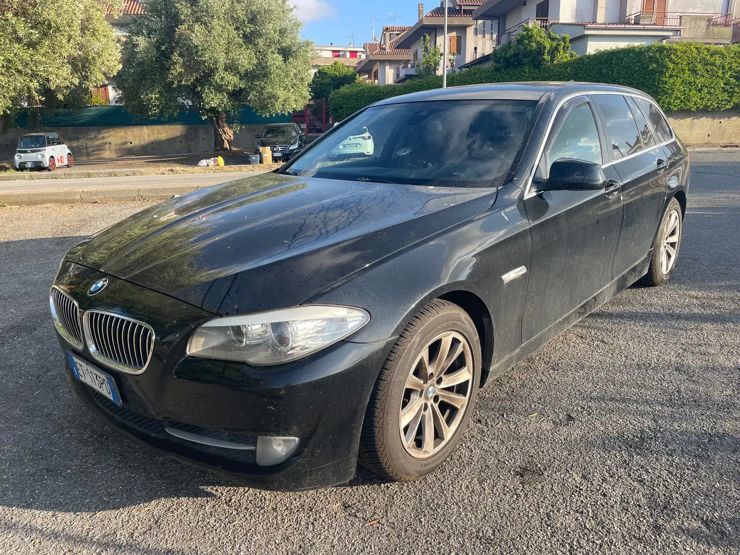BMW 520 Serie 5 F11 Touring 520d Touring Business auto Nero - 1
