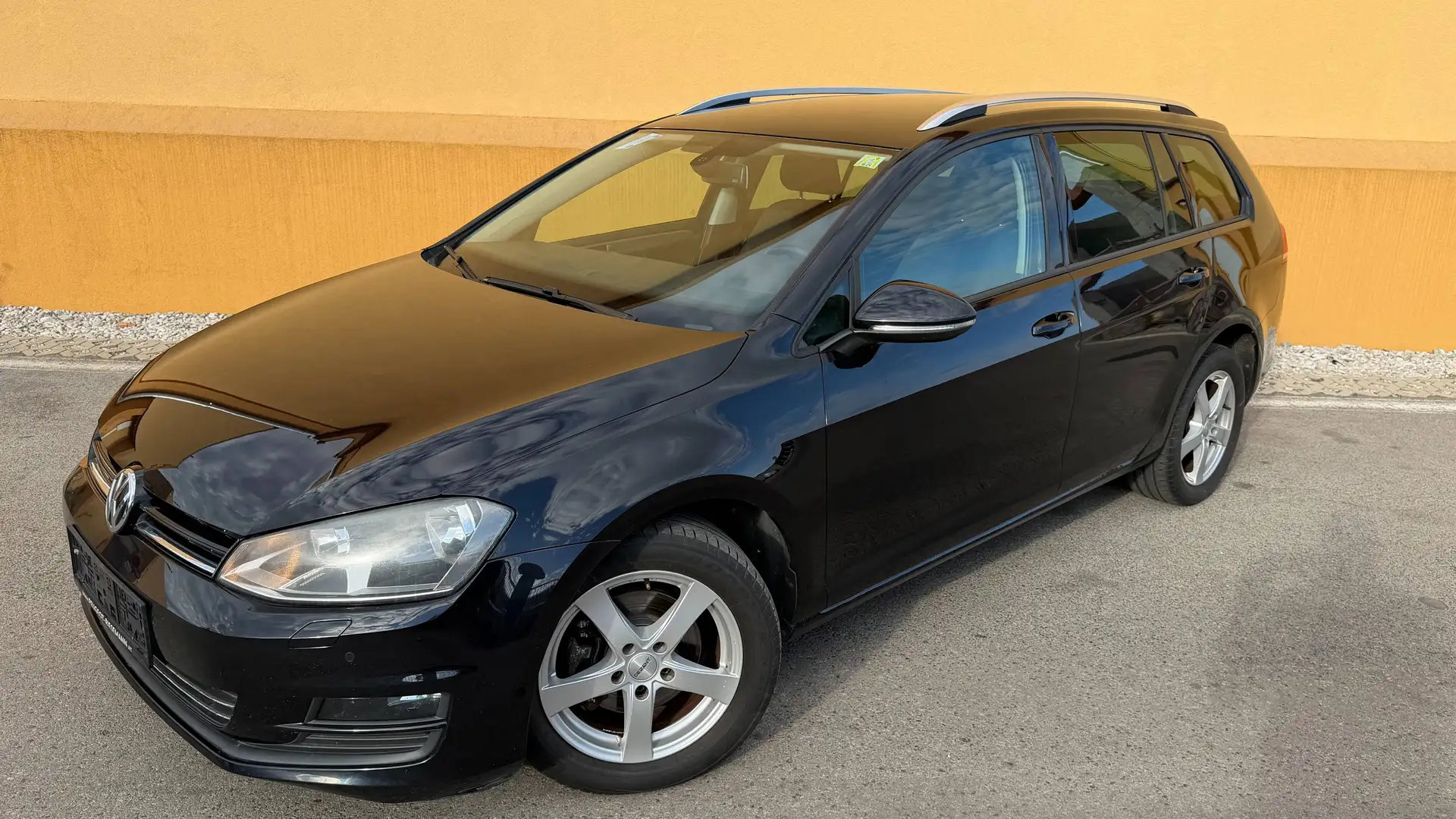 Volkswagen Golf Variant Comfortline 4Motion BMT Schwarz - 2
