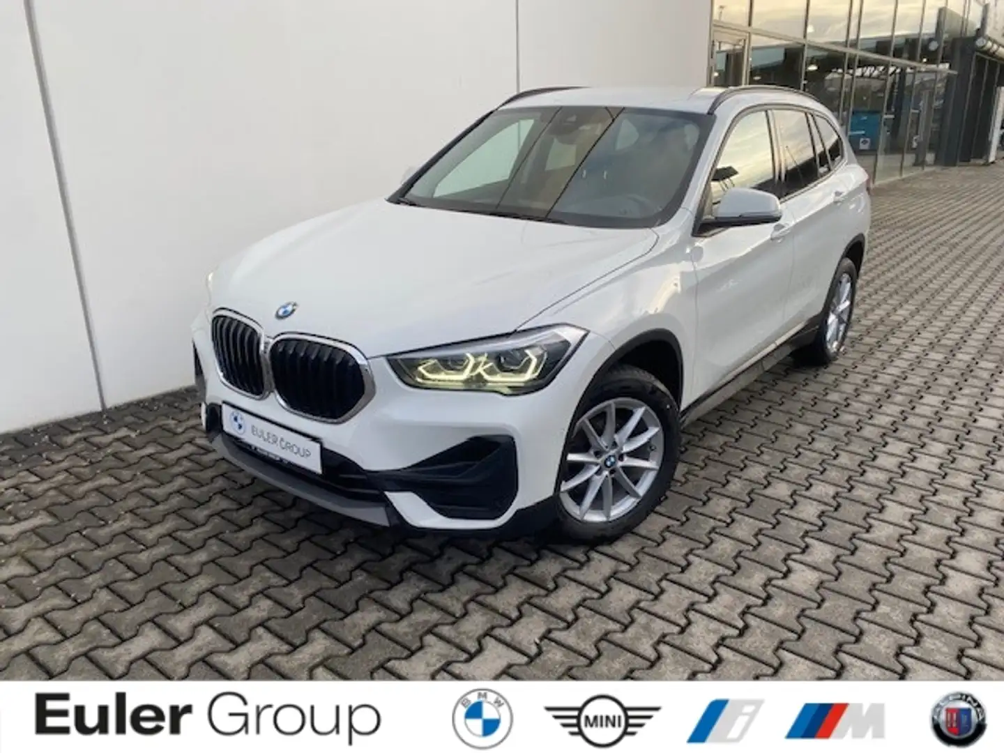 BMW X1 sDrive18iA NAV DAB DriveAss PDC SHZ elekt Heckl Blanc - 1