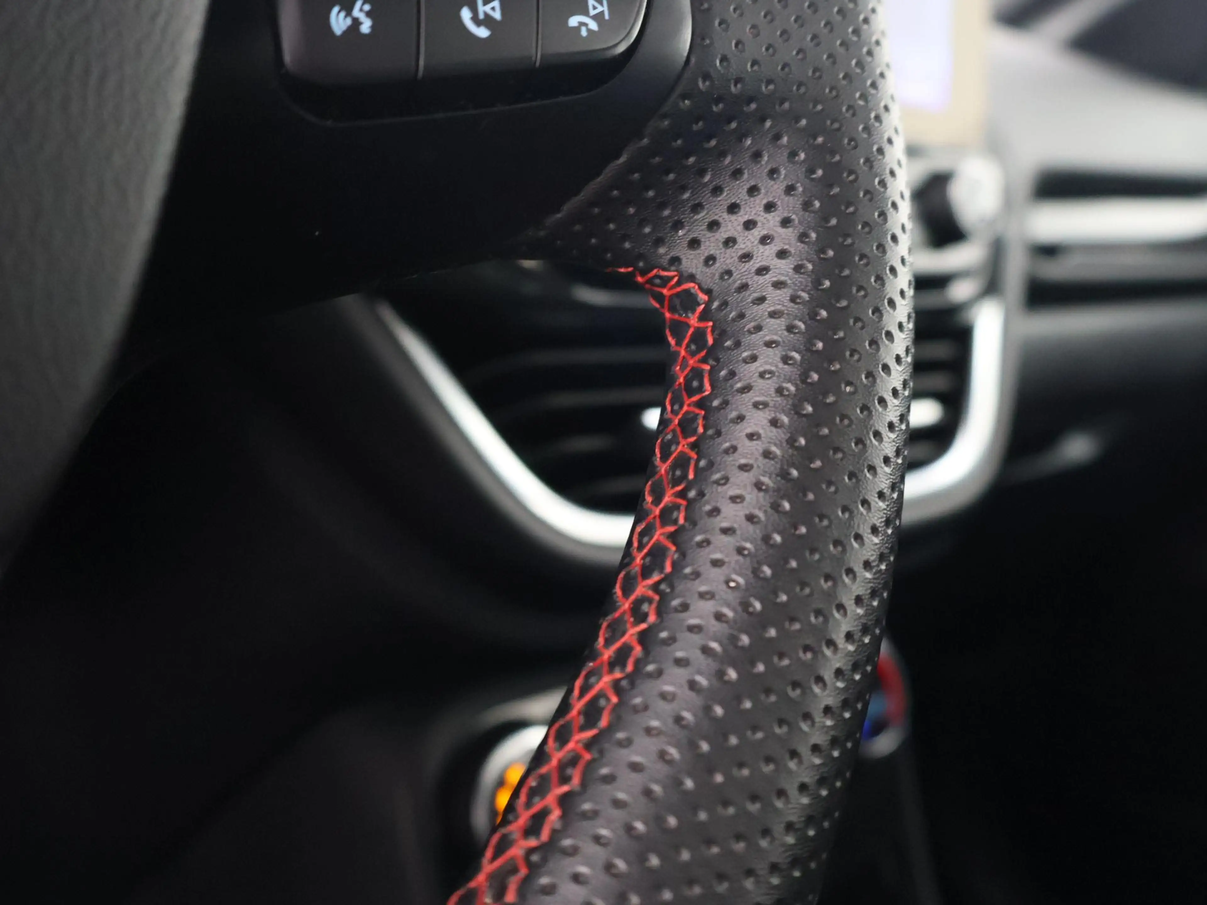 Ford Puma 1.0 EB HYBRID ST-LINE AUT. + PANORAMA | 17 INCH | — photo 43