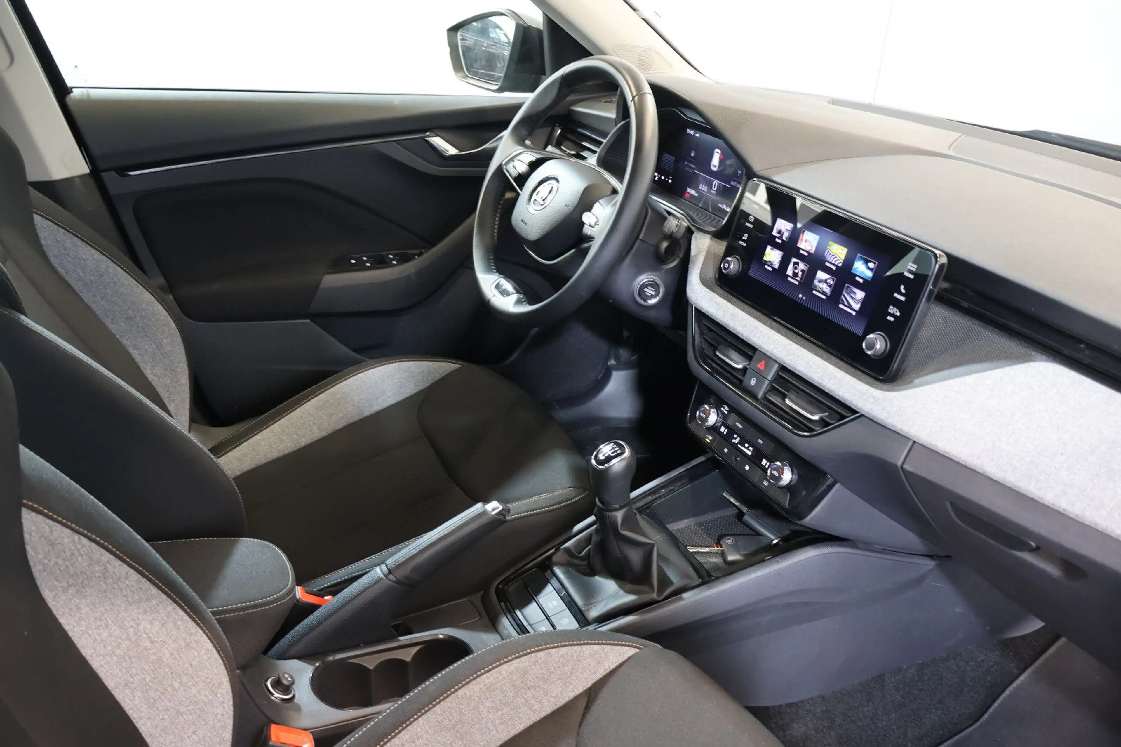 Skoda Kamiq 1.0 TSI Selection AID+CARPLAY+LED+KAM+17" — photo 13