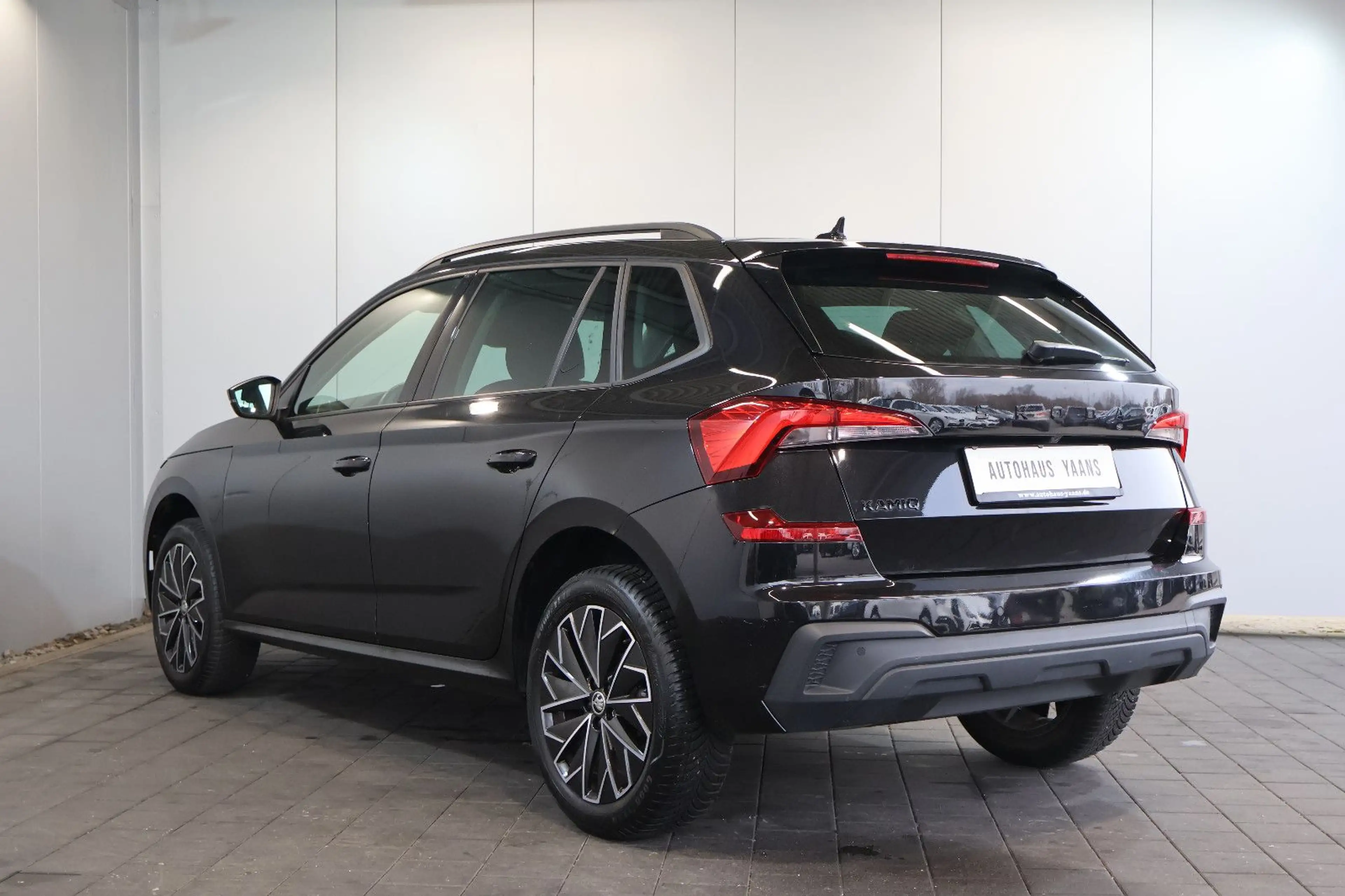 Skoda Kamiq 1.0 TSI Selection AID+CARPLAY+LED+KAM+17" — photo 6