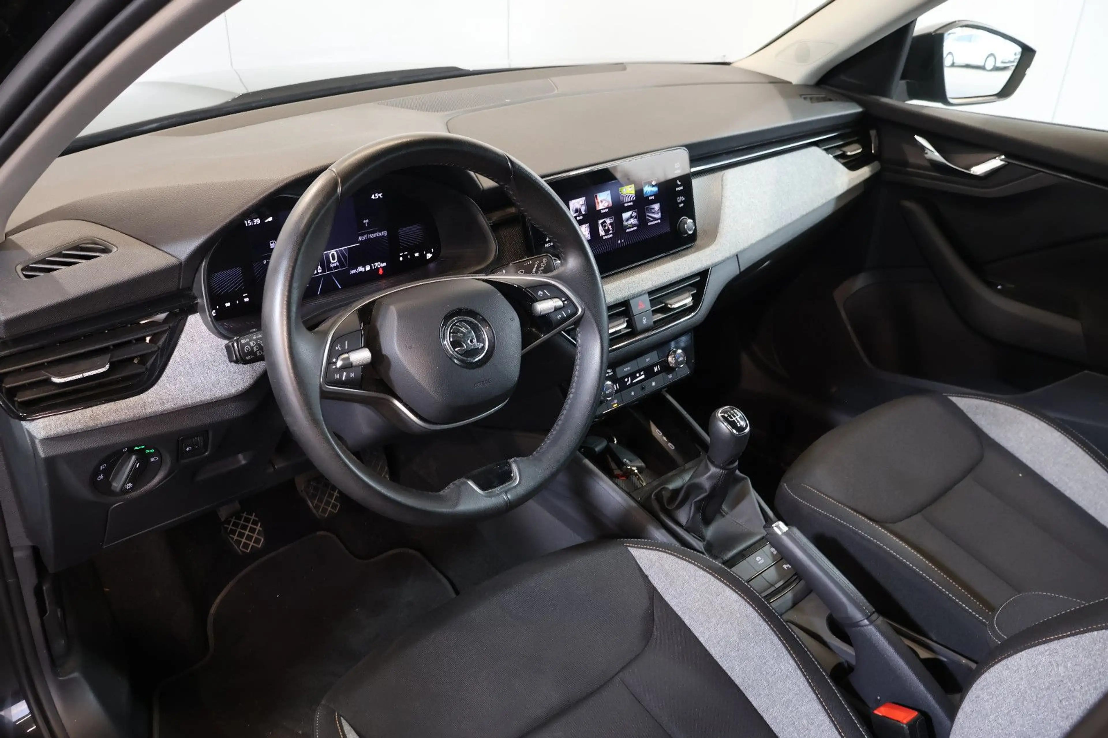Skoda Kamiq 1.0 TSI Selection AID+CARPLAY+LED+KAM+17" — photo 11