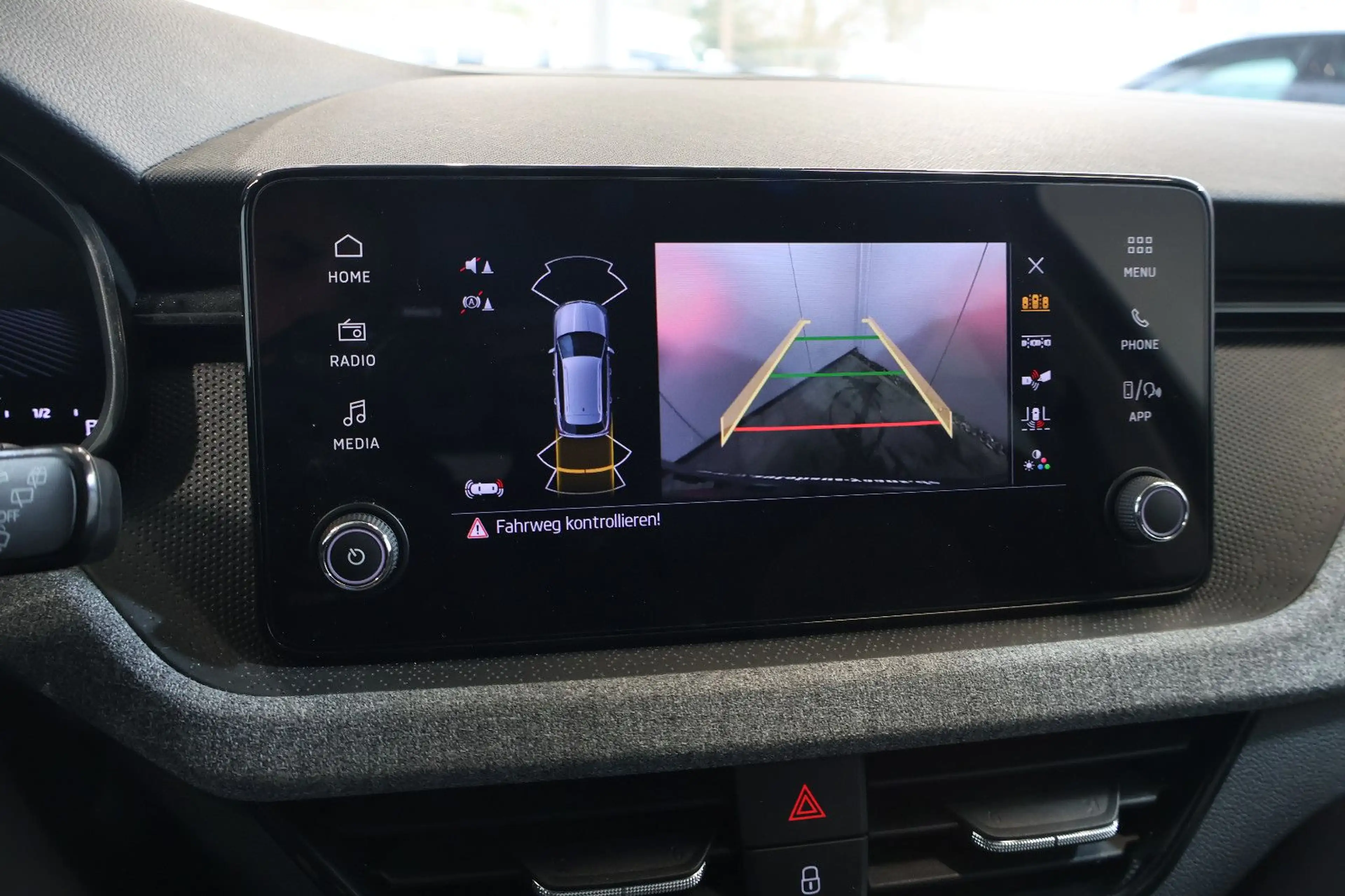 Skoda Kamiq 1.0 TSI Selection AID+CARPLAY+LED+KAM+17" — photo 9