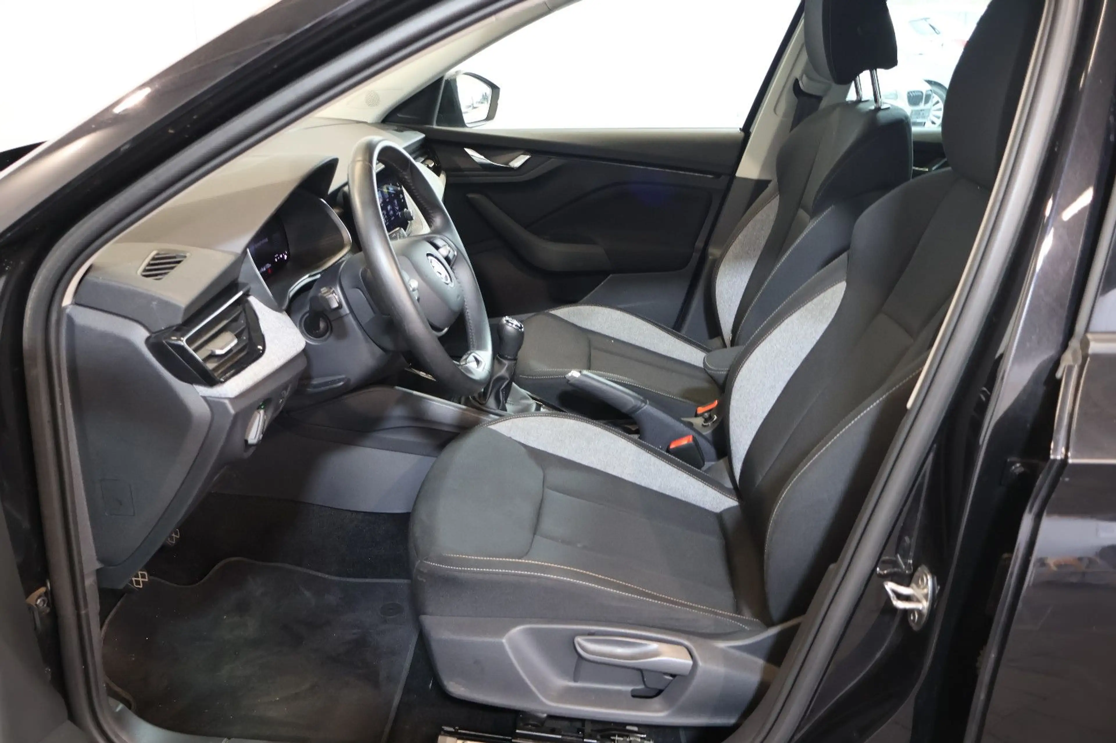 Skoda Kamiq 1.0 TSI Selection AID+CARPLAY+LED+KAM+17" — photo 10