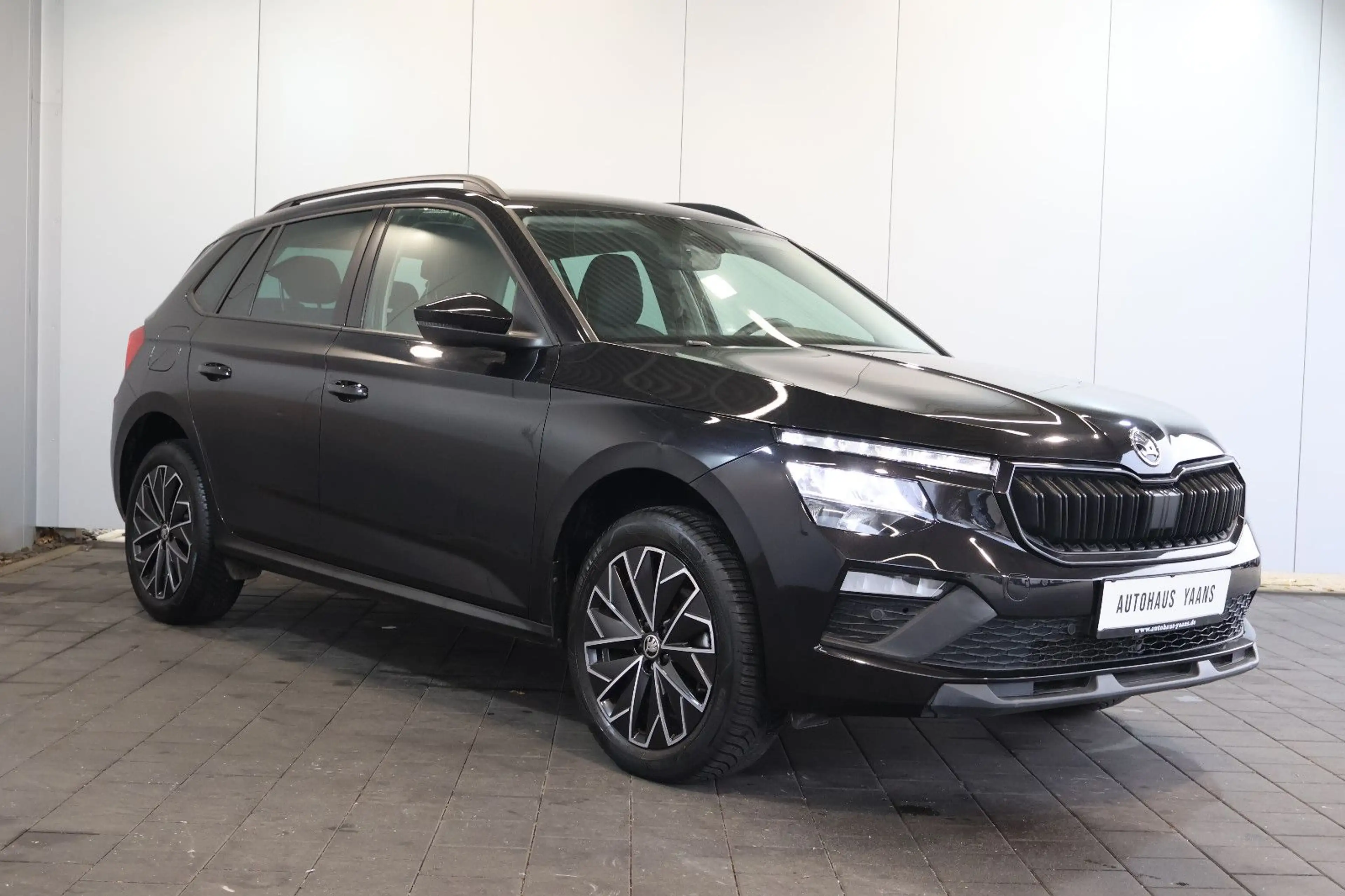 Skoda Kamiq 1.0 TSI Selection AID+CARPLAY+LED+KAM+17" — photo 3