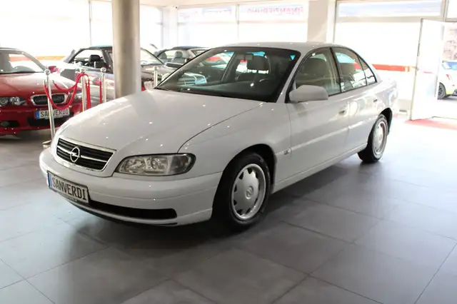 Opel Omega 2.2 16V Selection AUTOMATIK *II.HAND*