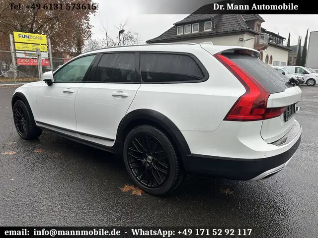 Volvo V90 Cross Country Pro AWD Top Ausstattung 20 Zoll