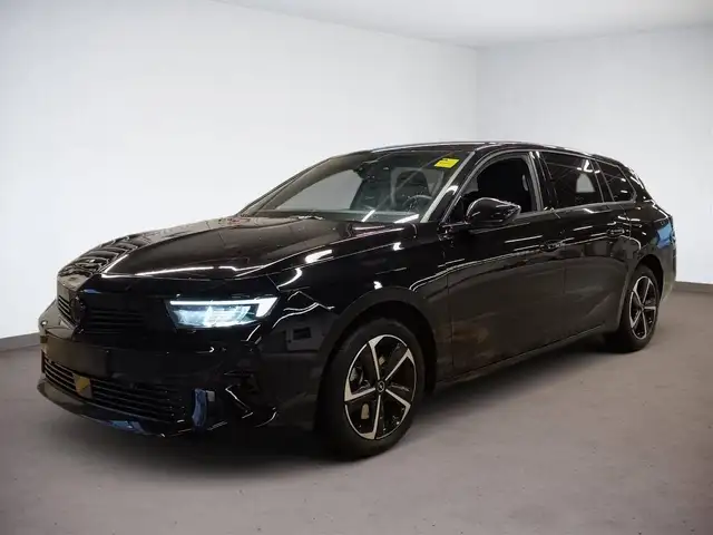 Opel Astra view 3